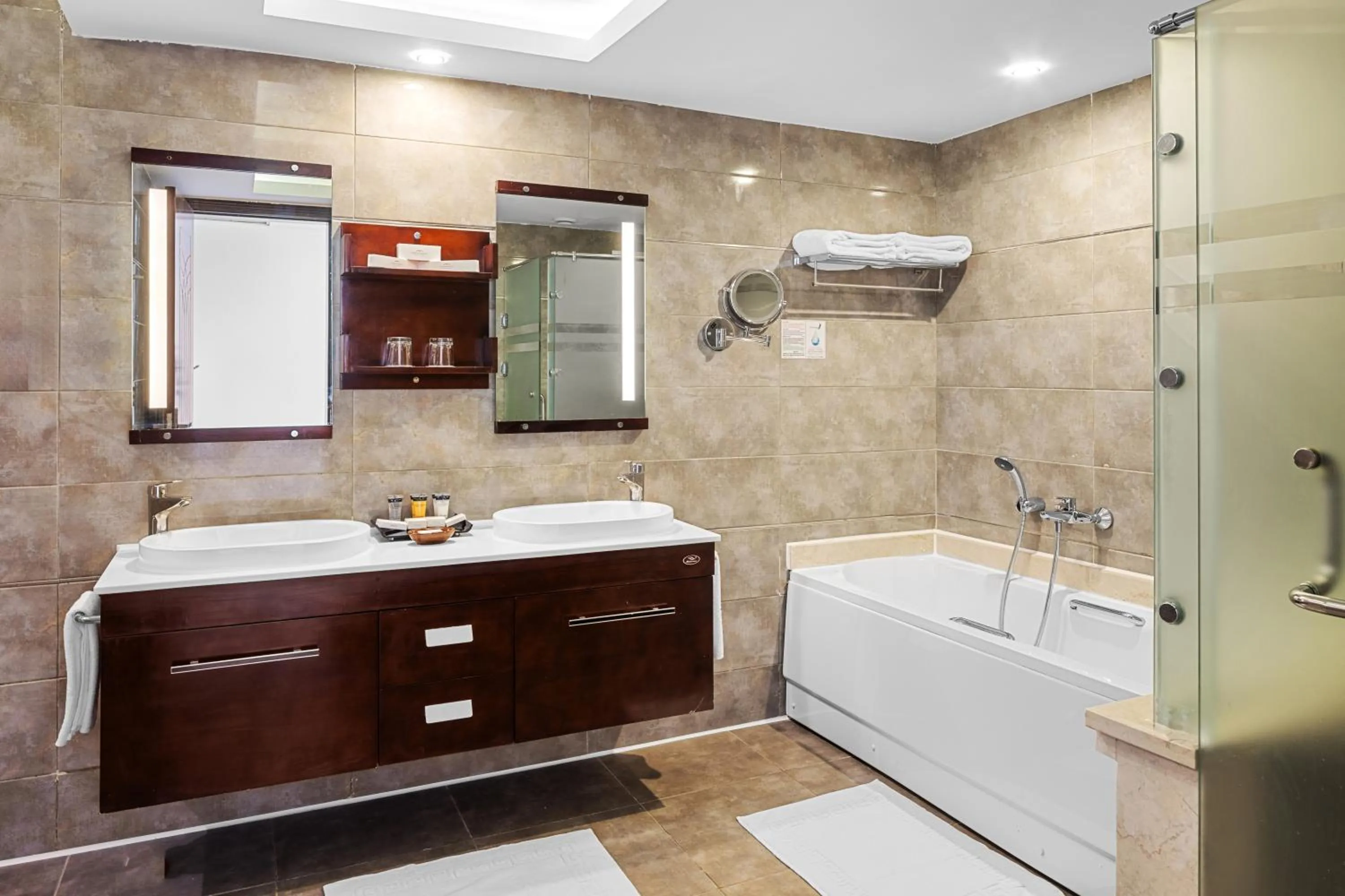 Bathroom in Pickalbatros White Beach Resort - Hurghada