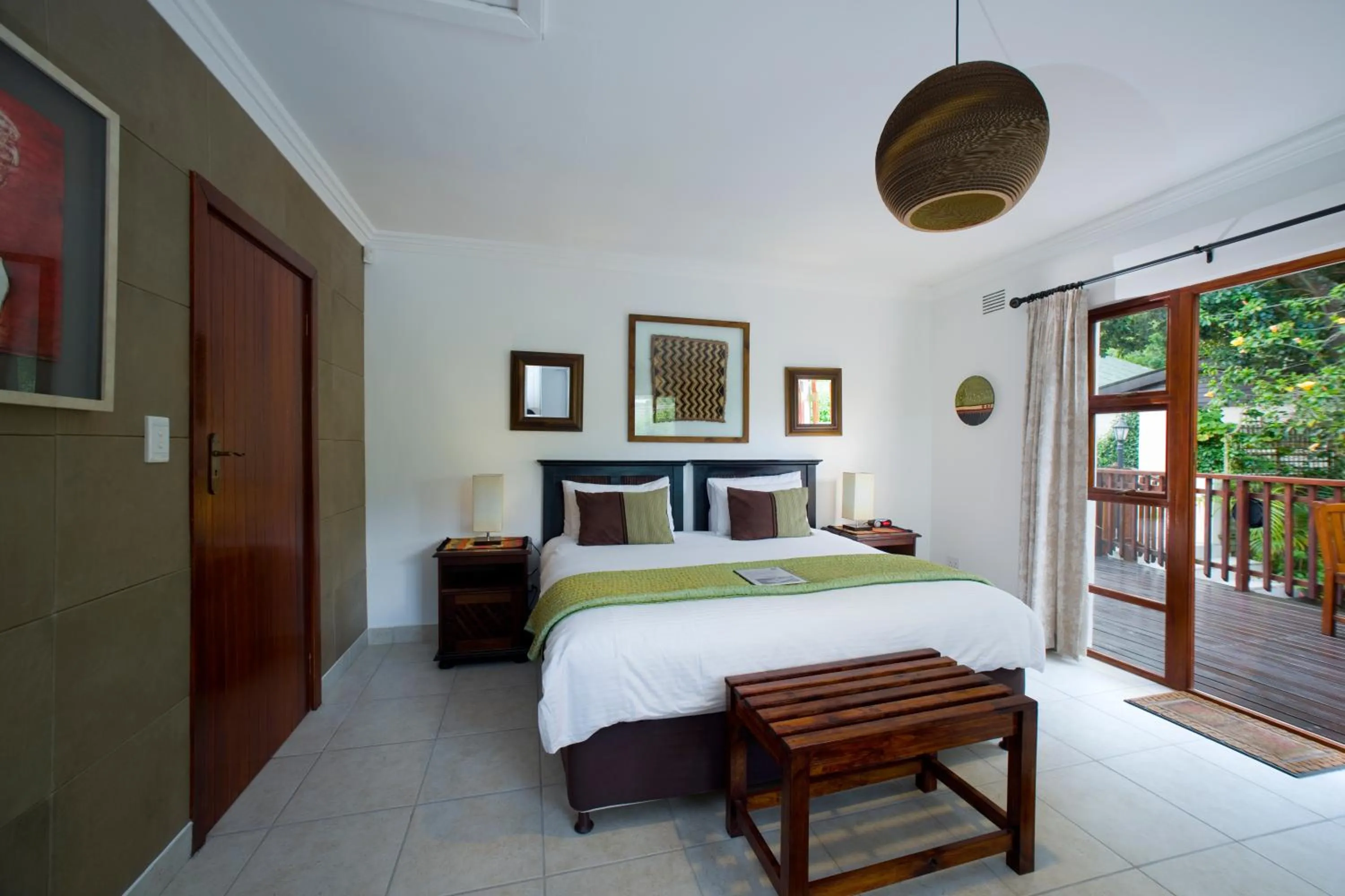 Bedroom, Bed in Candlewood Lodge