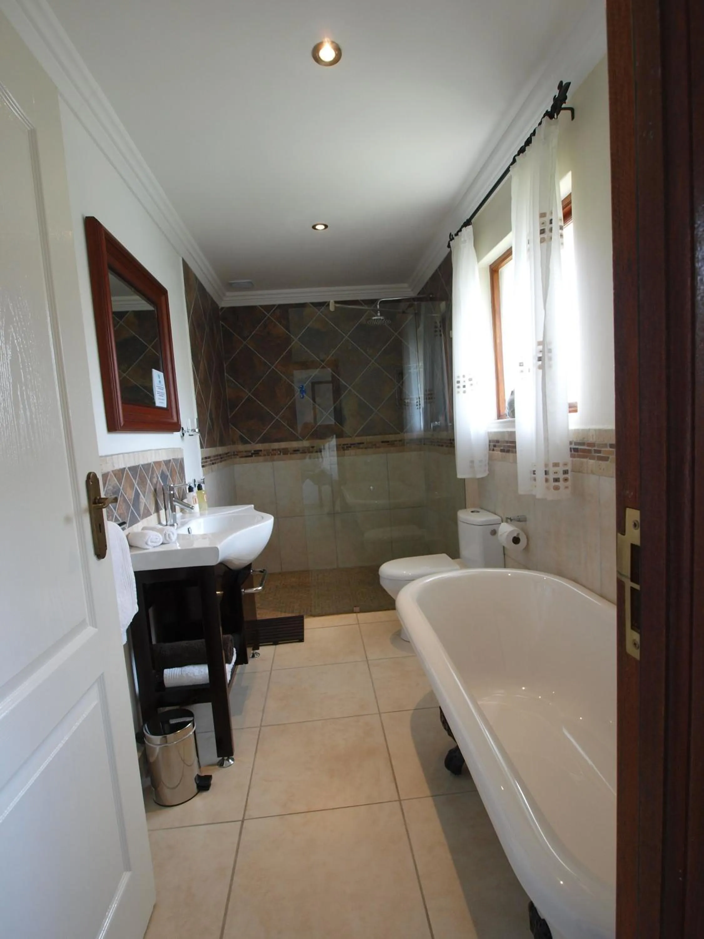 Shower in Candlewood Lodge