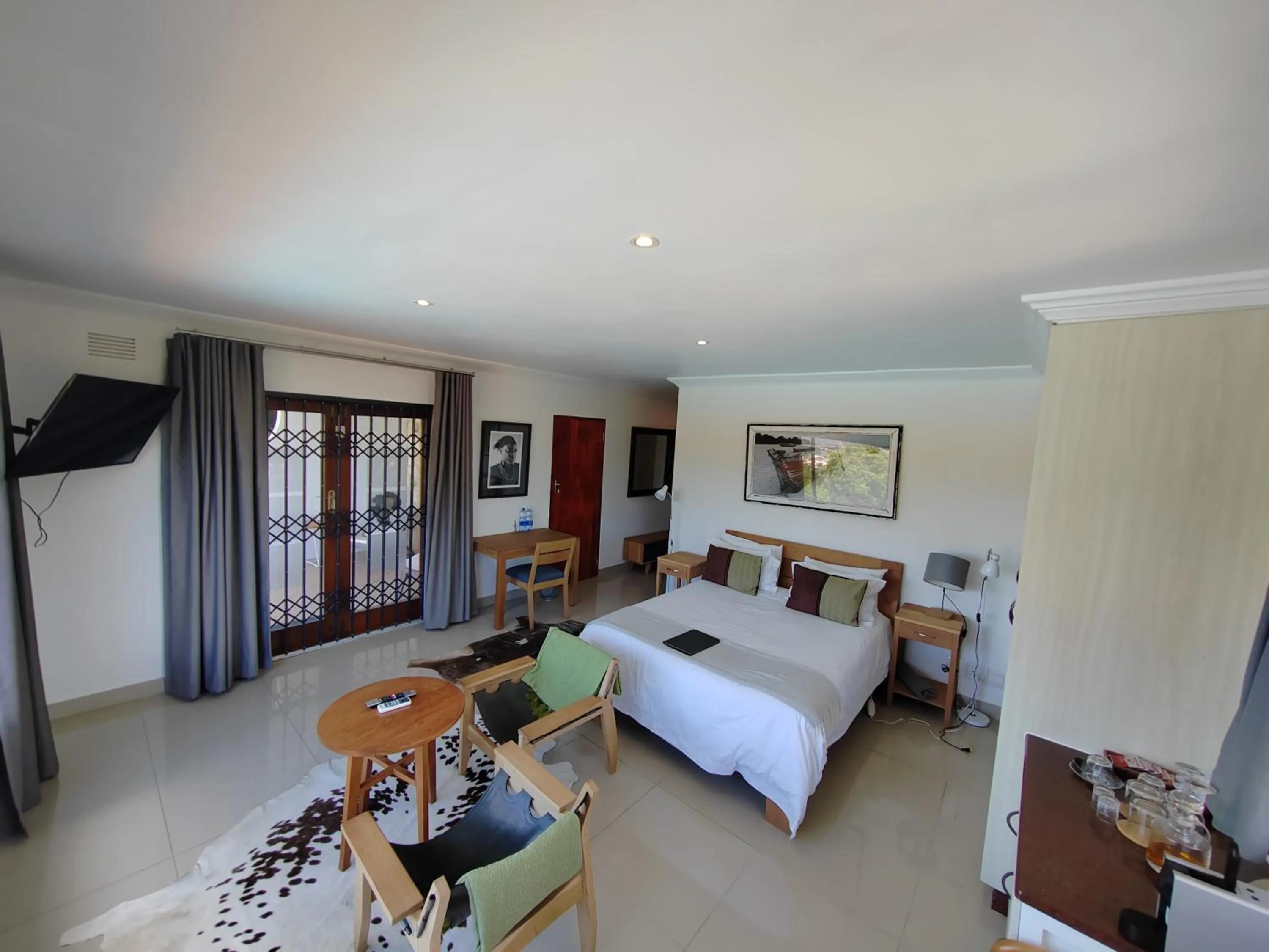 Bed in Candlewood Lodge