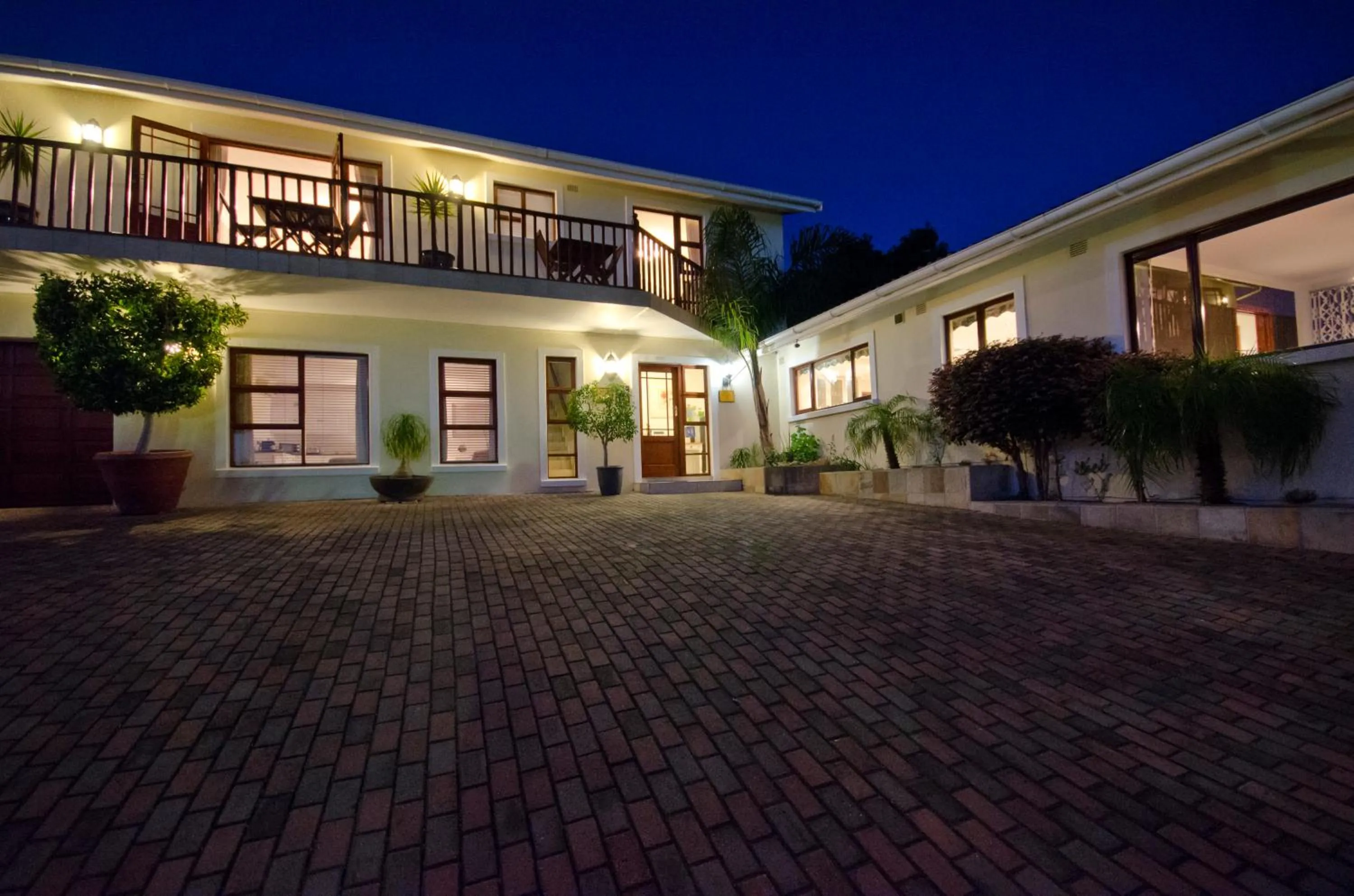 Facade/entrance in Candlewood Lodge