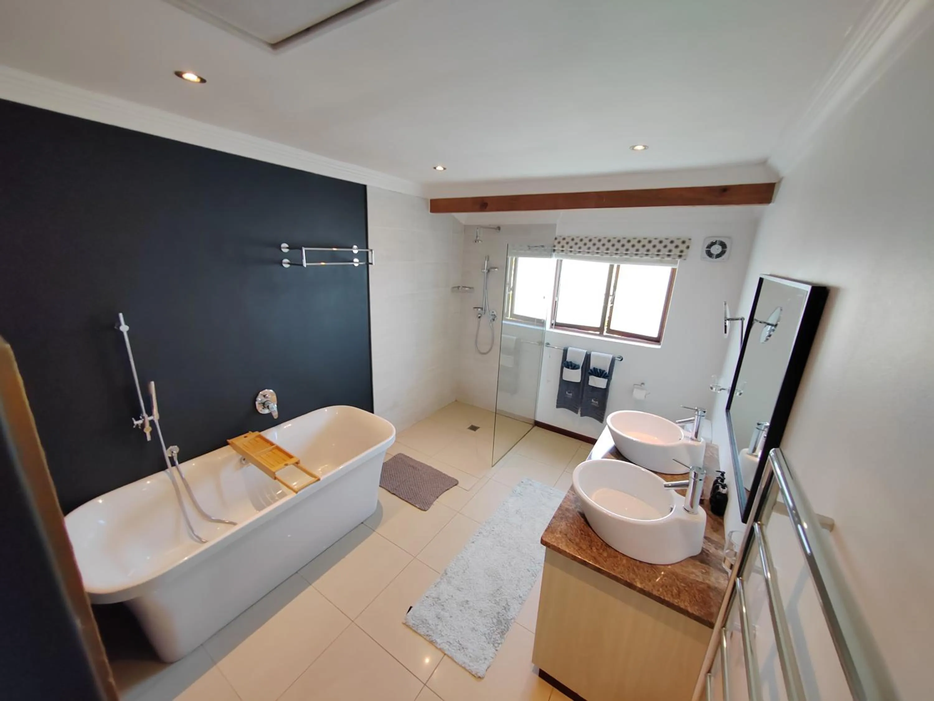 Bathroom in Candlewood Lodge