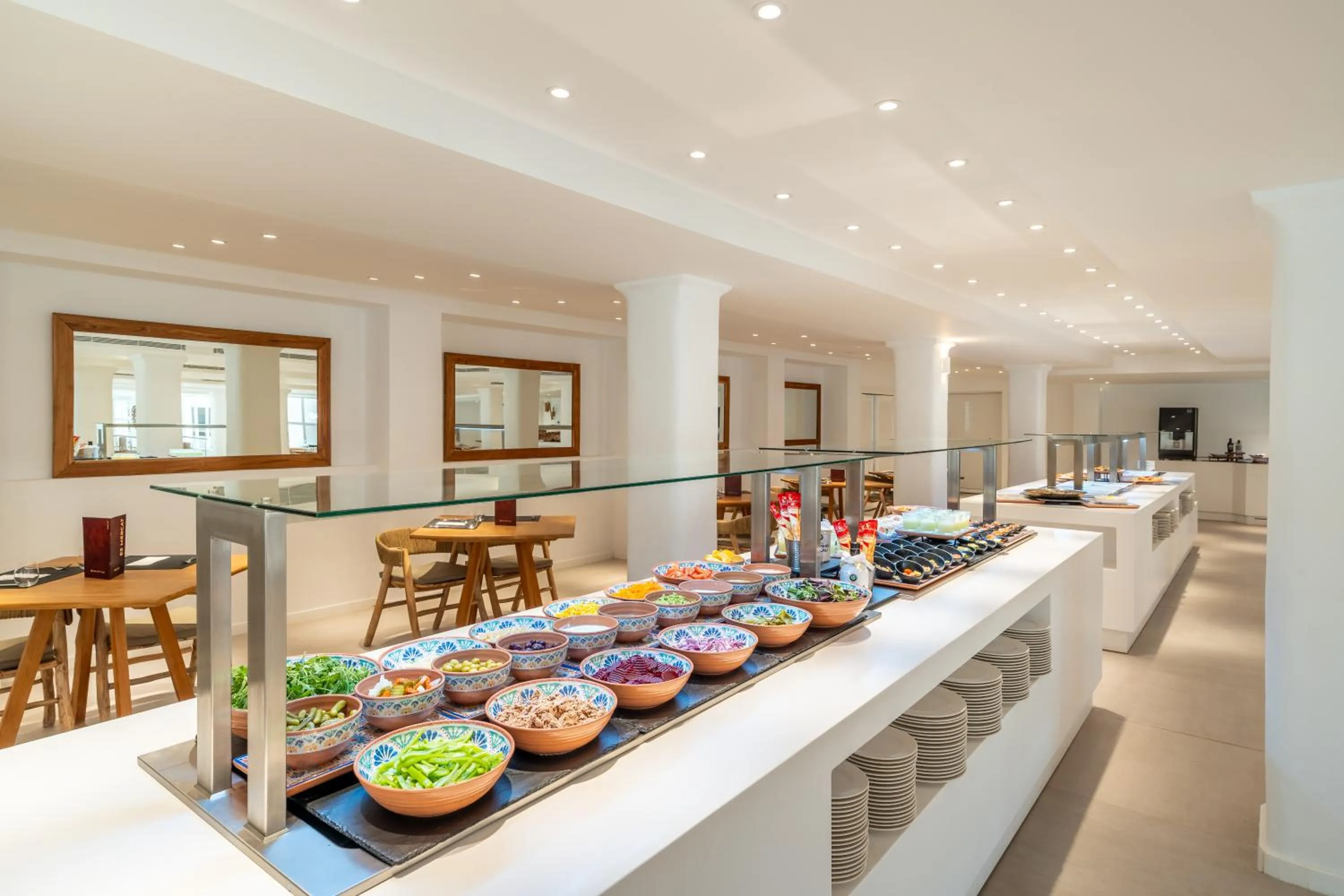 Buffet breakfast in FERGUS Style Punta Arabi