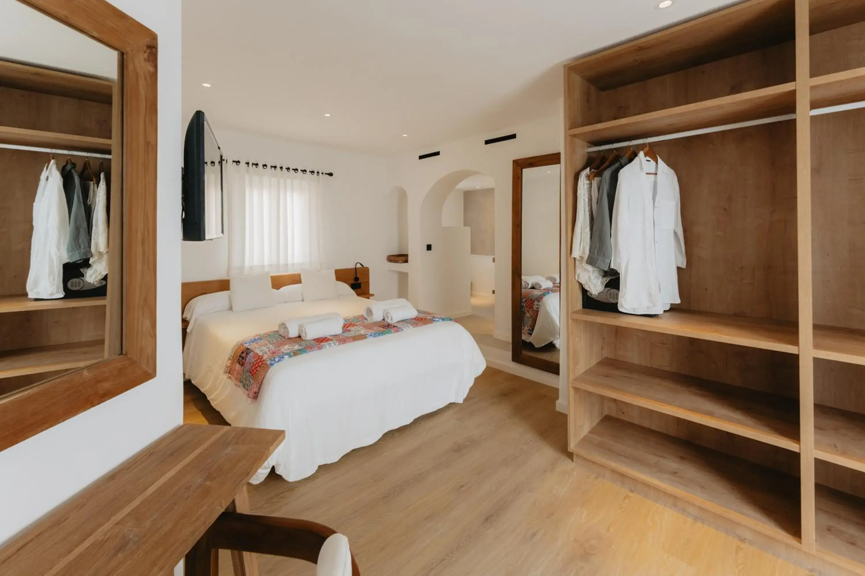 Style Double Room in FERGUS Style Punta Arabi Style Double Room in FERGUS Style Punta Arabi