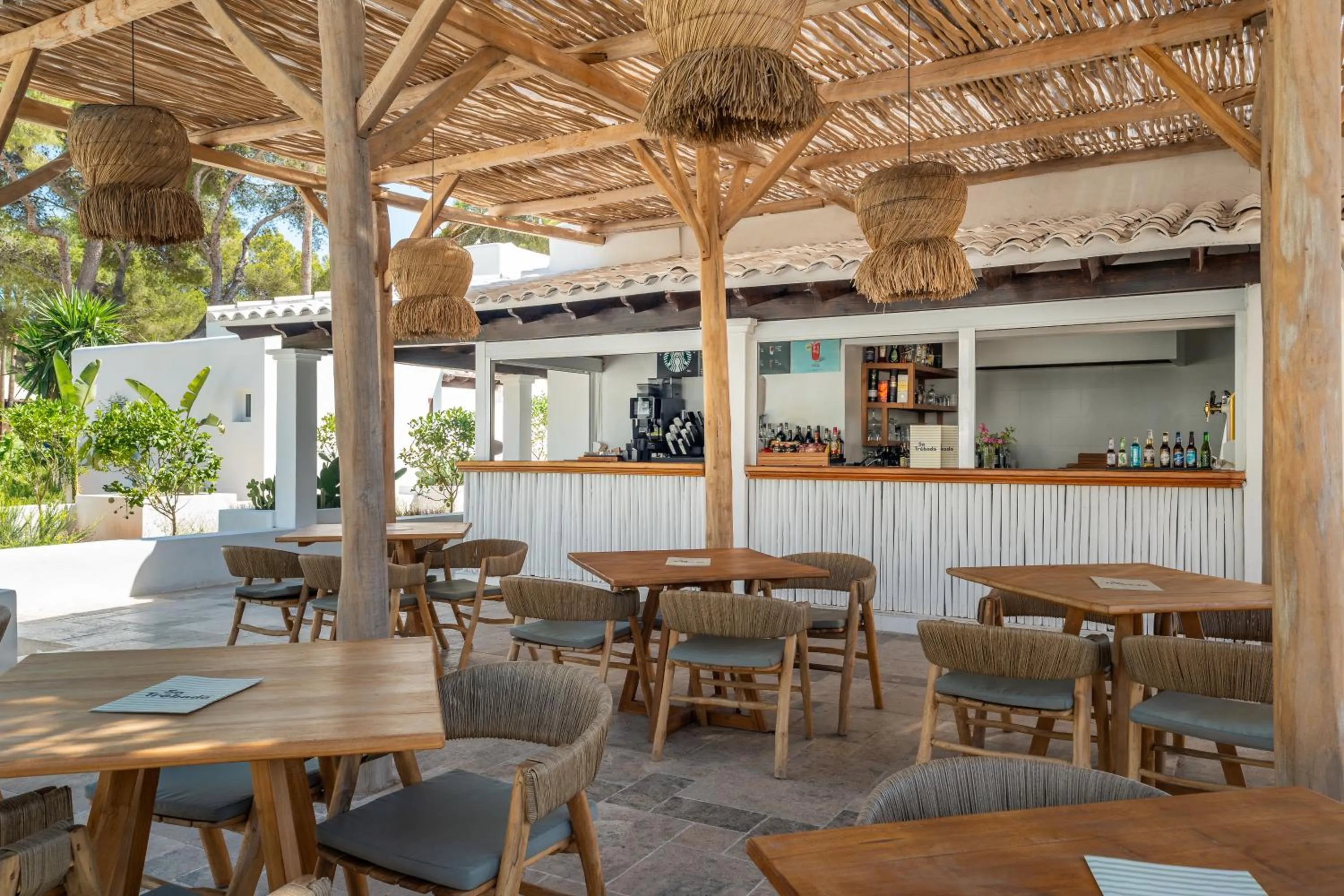 Lounge or bar in FERGUS Style Punta Arabi