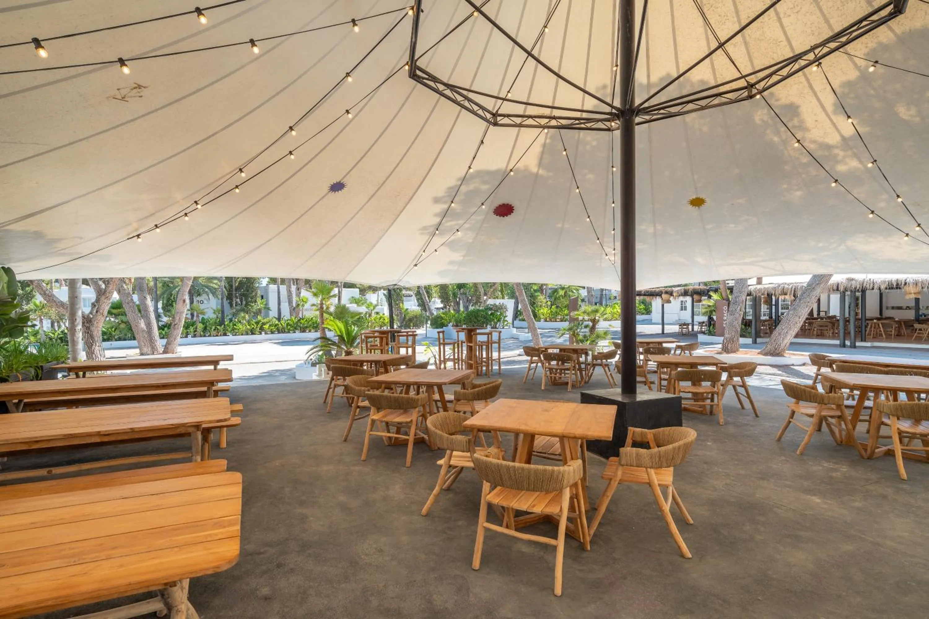 Restaurant/places to eat in FERGUS Style Punta Arabi