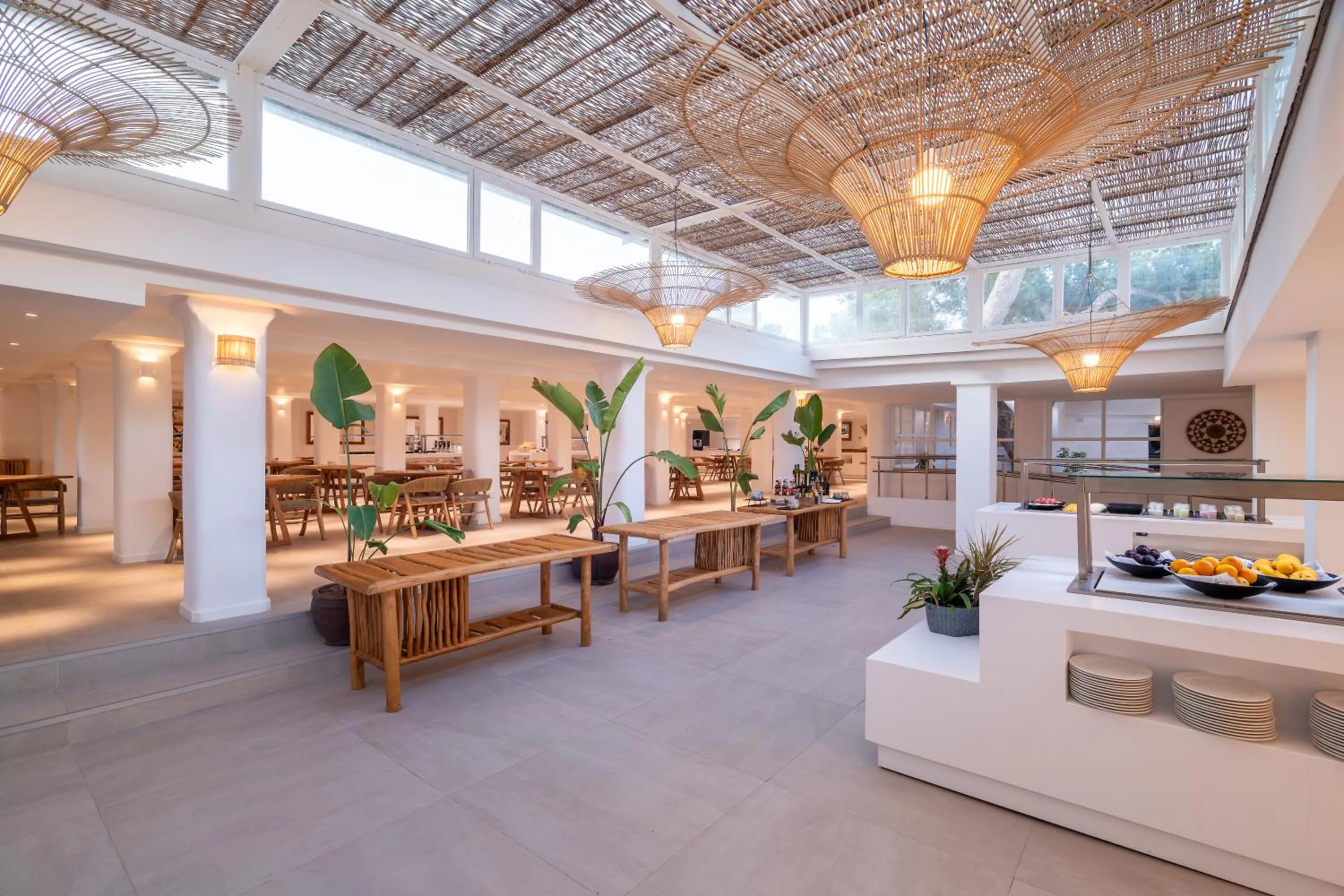 Buffet breakfast in FERGUS Style Punta Arabi