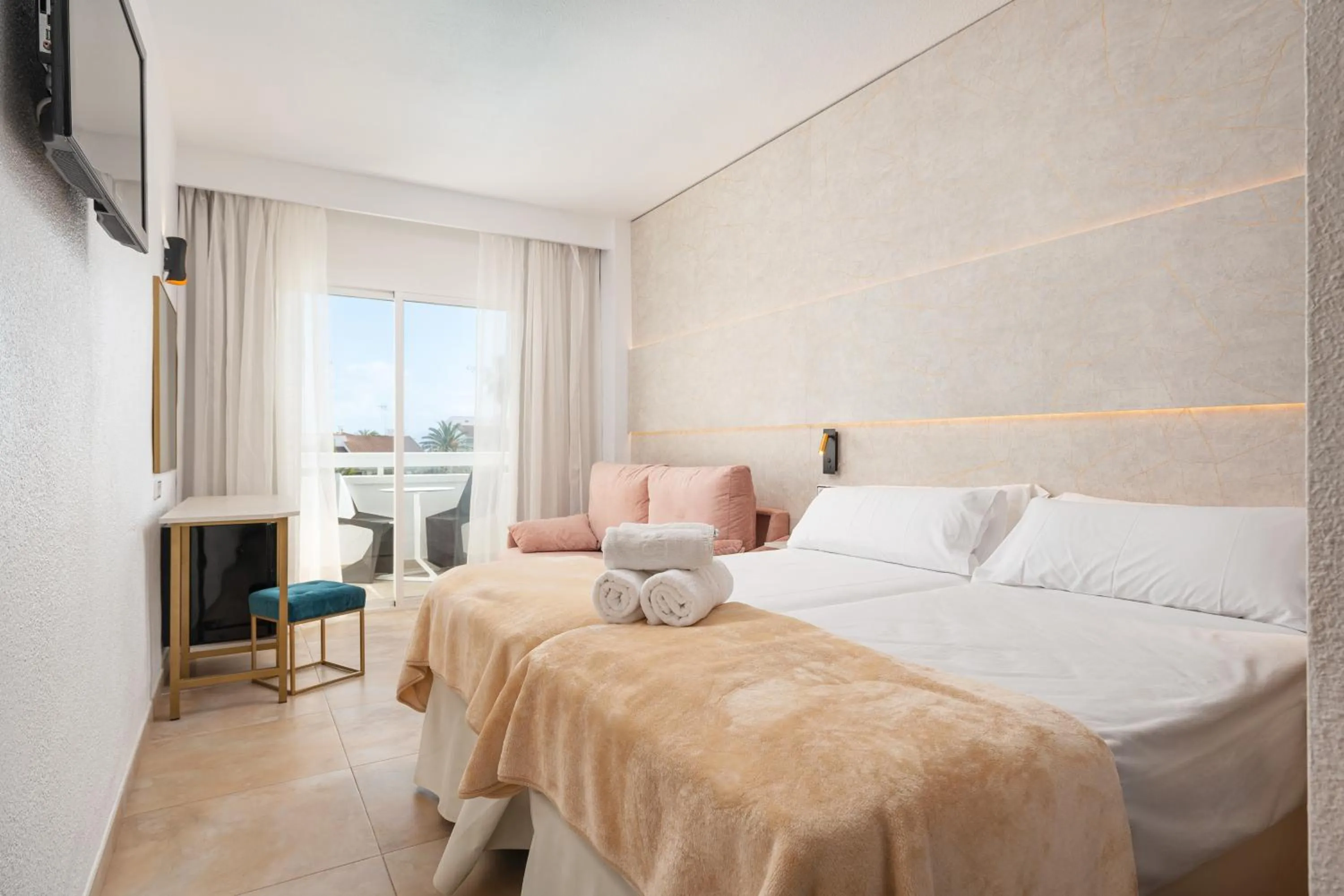 Bedroom, Bed in Hotel Condesa