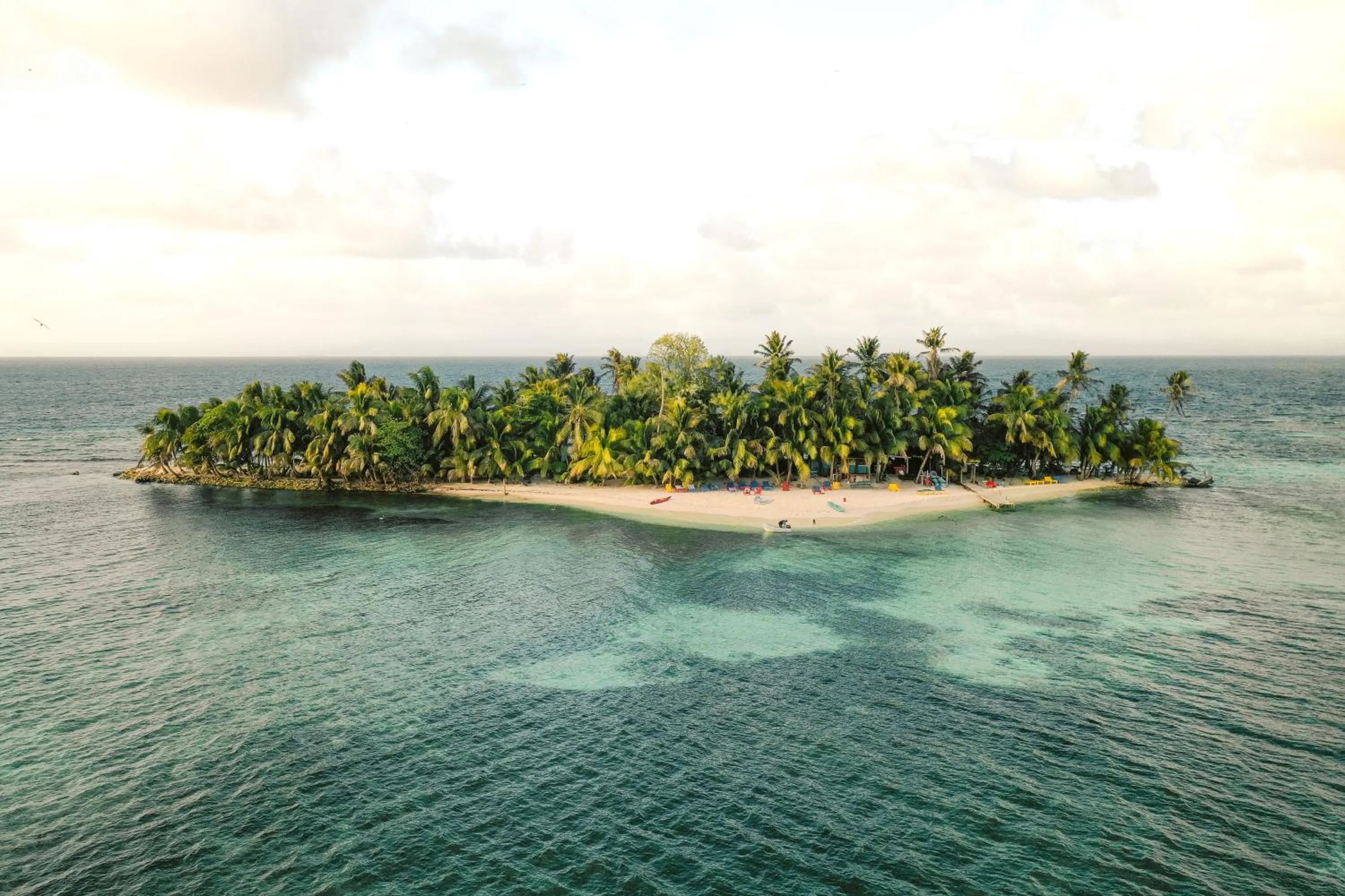 Natural landscape in Ranguana Caye Cabanas