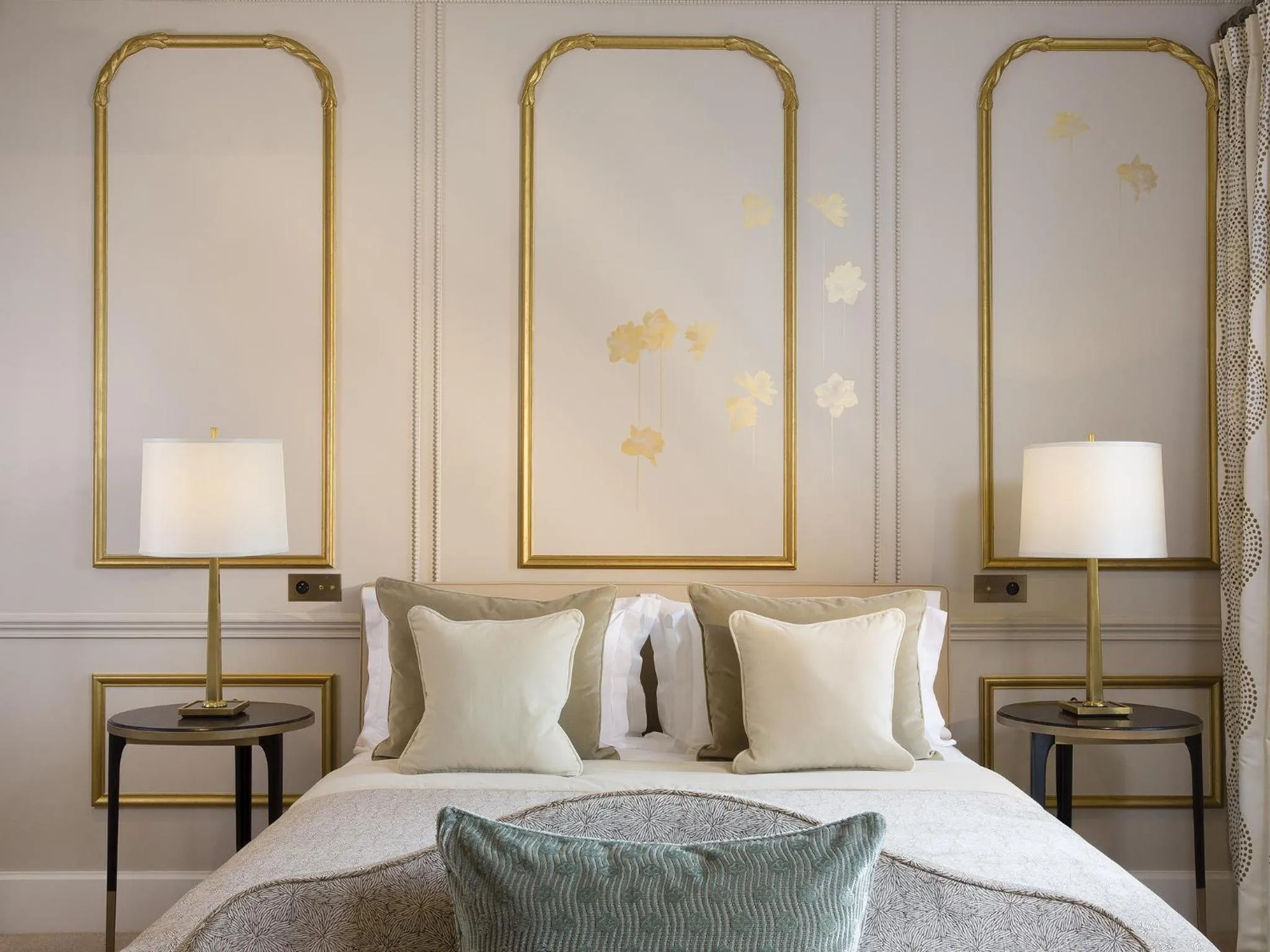 Bedroom, Bed in Le Narcisse Blanc