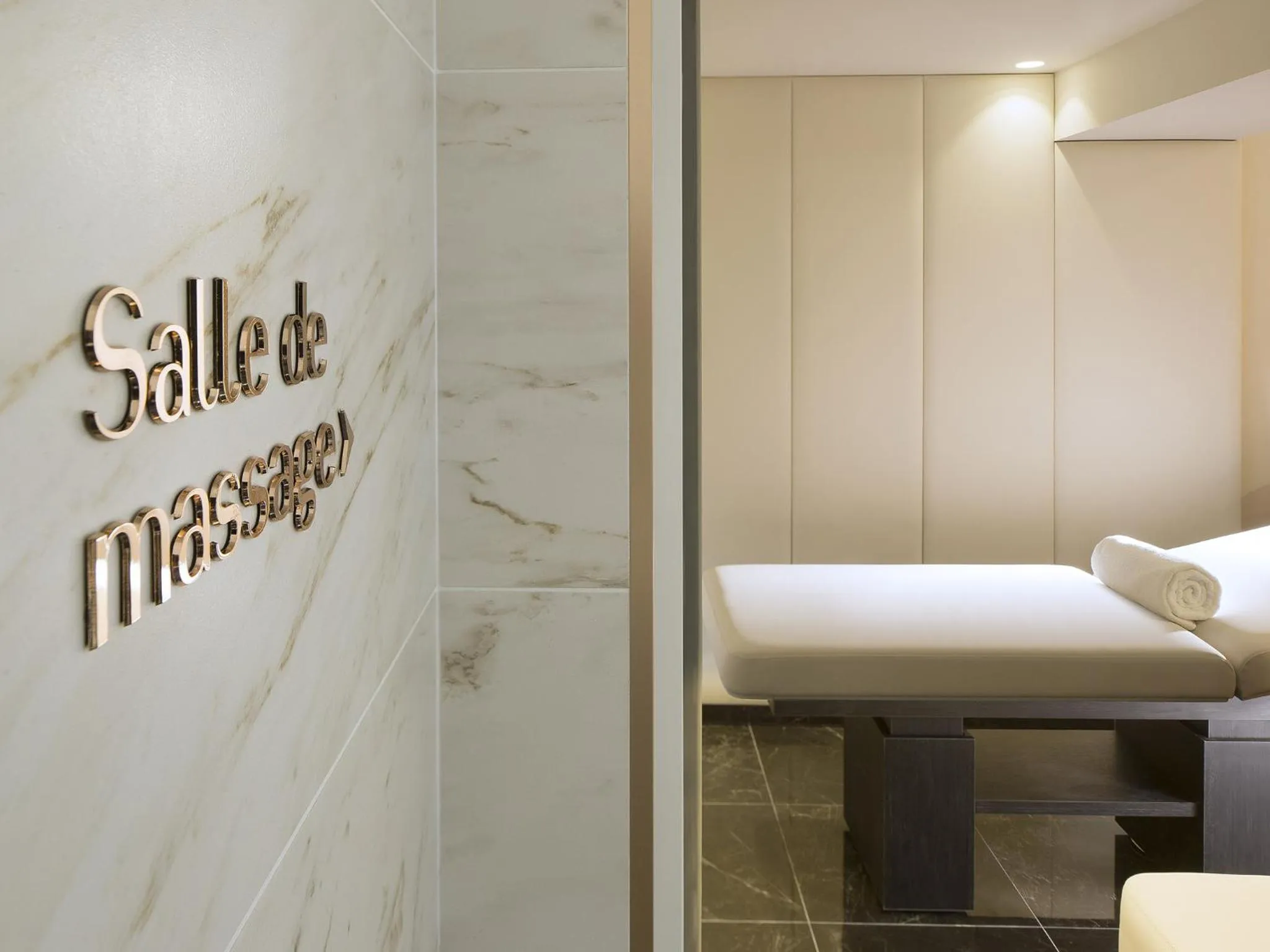 Massage in Le Narcisse Blanc