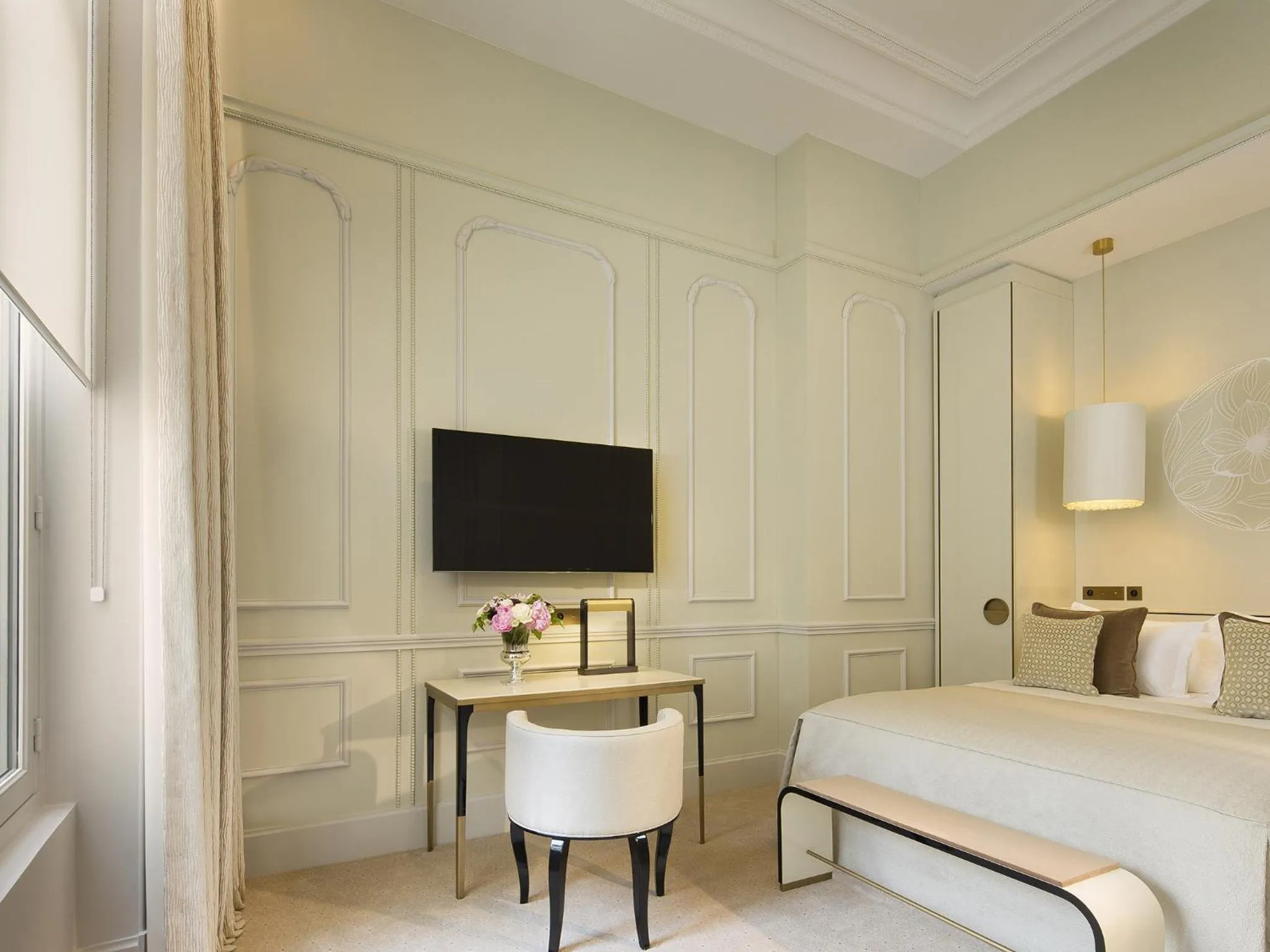 Bedroom, Bed in Le Narcisse Blanc