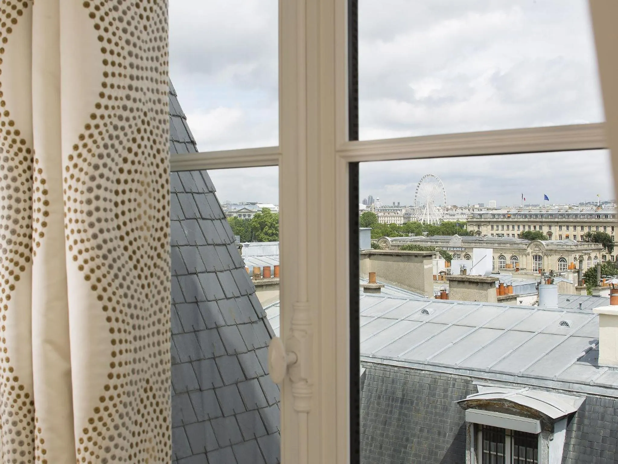 City view in Le Narcisse Blanc