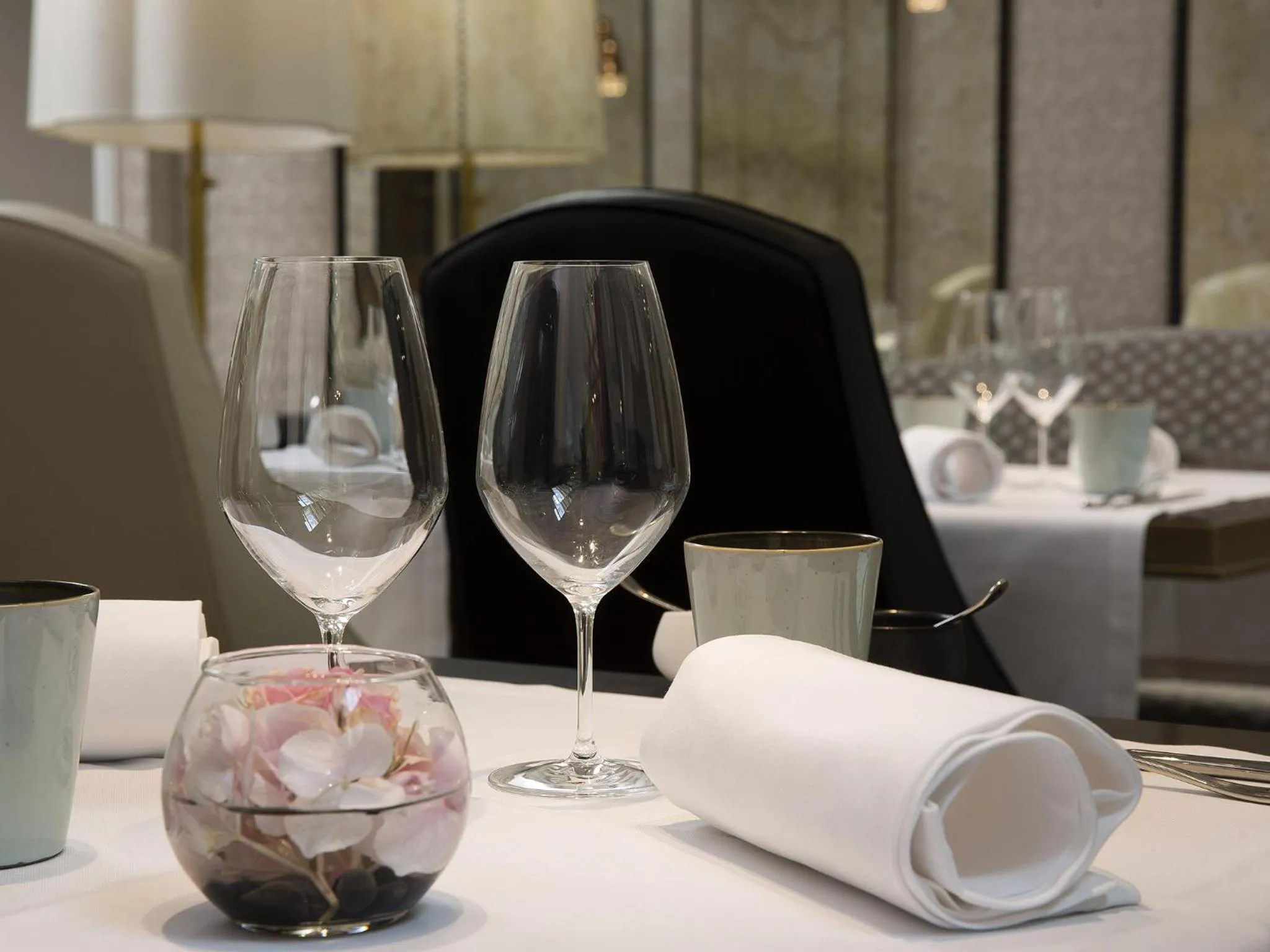 Restaurant/places to eat in Le Narcisse Blanc