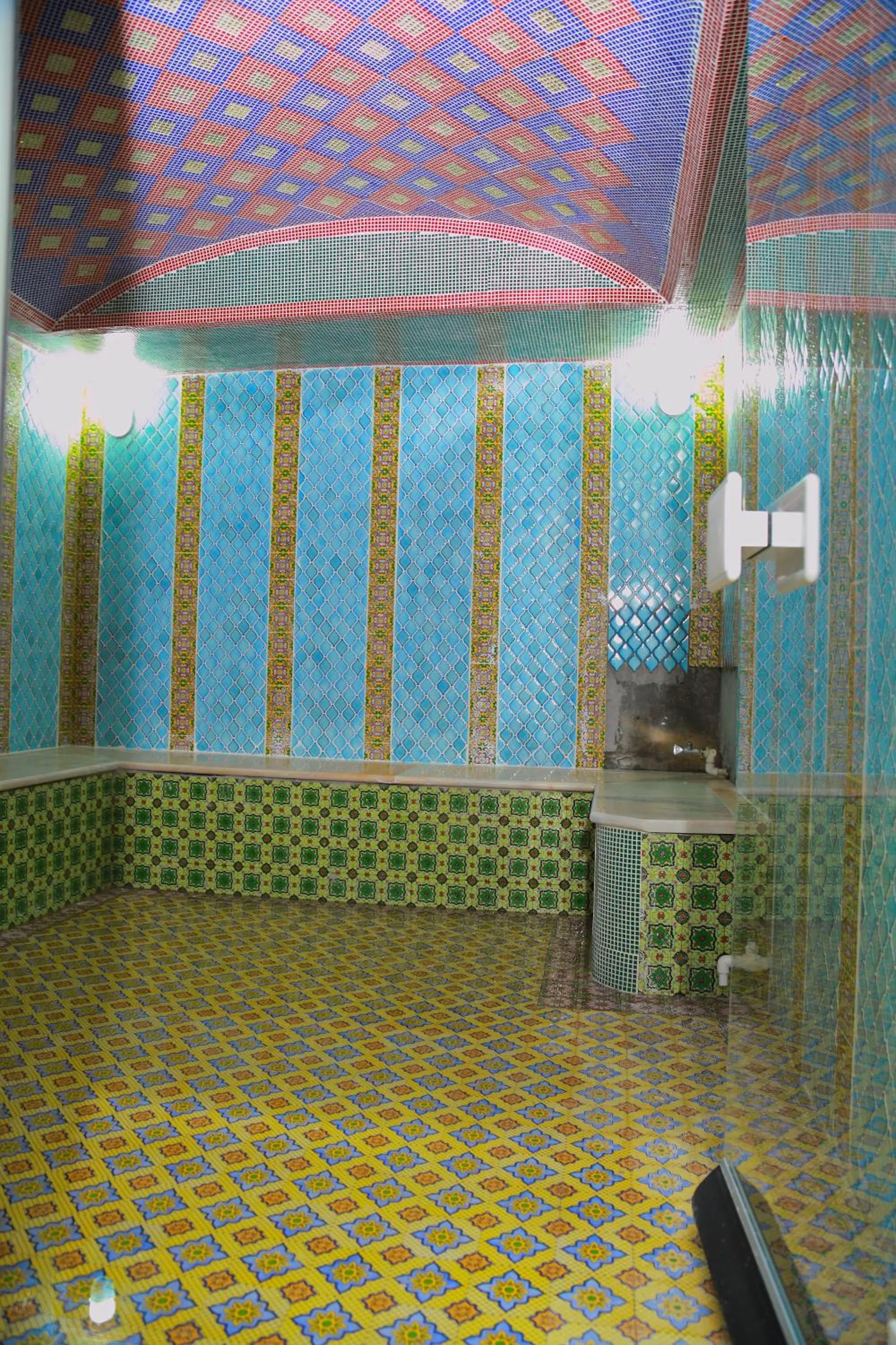 Steam room in HON SAROY - immerse atmosphere in the epoch of the khans