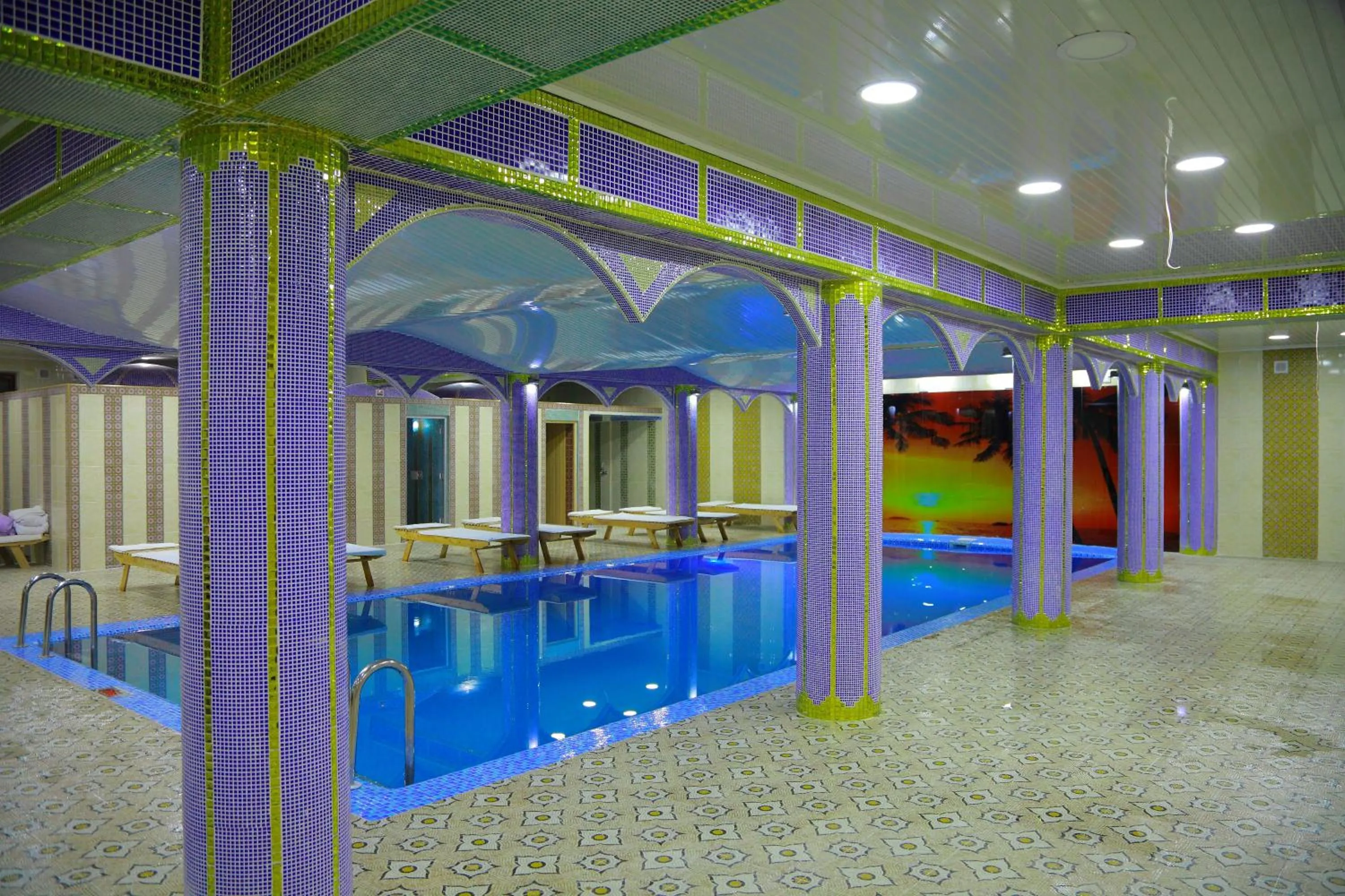 Swimming pool in HON SAROY - immerse atmosphere in the epoch of the khans