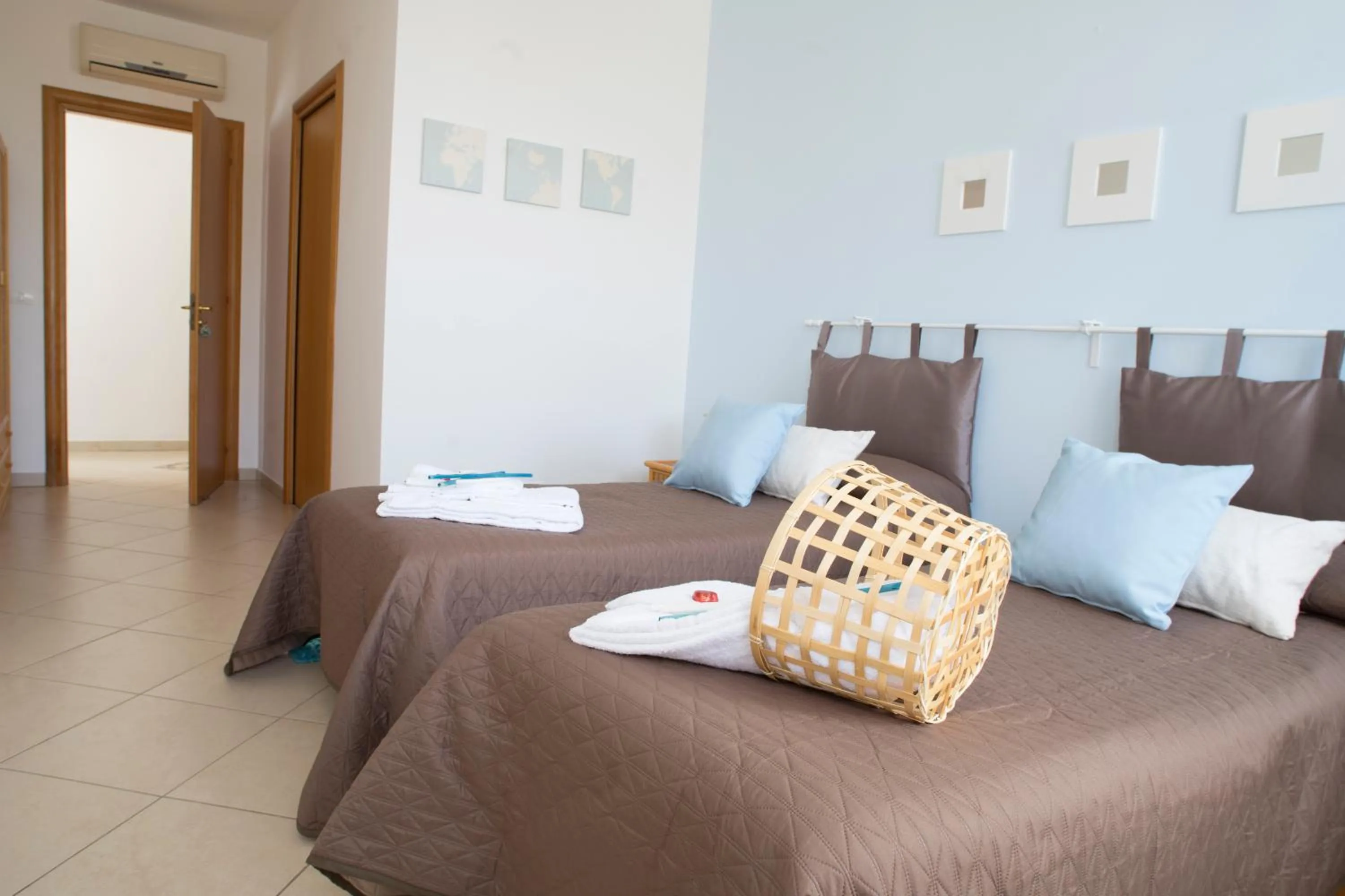 Photo of the whole room in L'Approdo