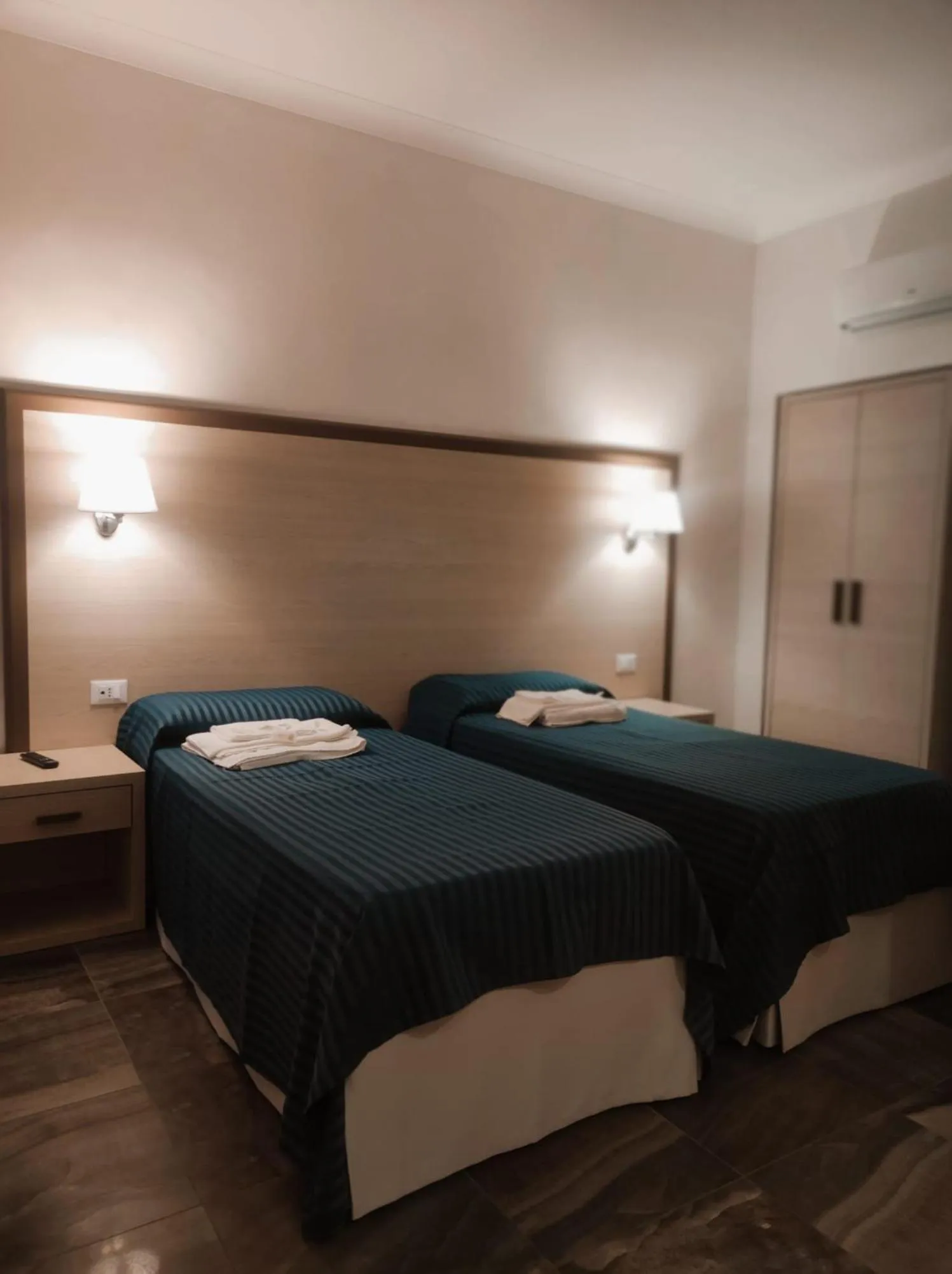 Bed in Hotel Holiday