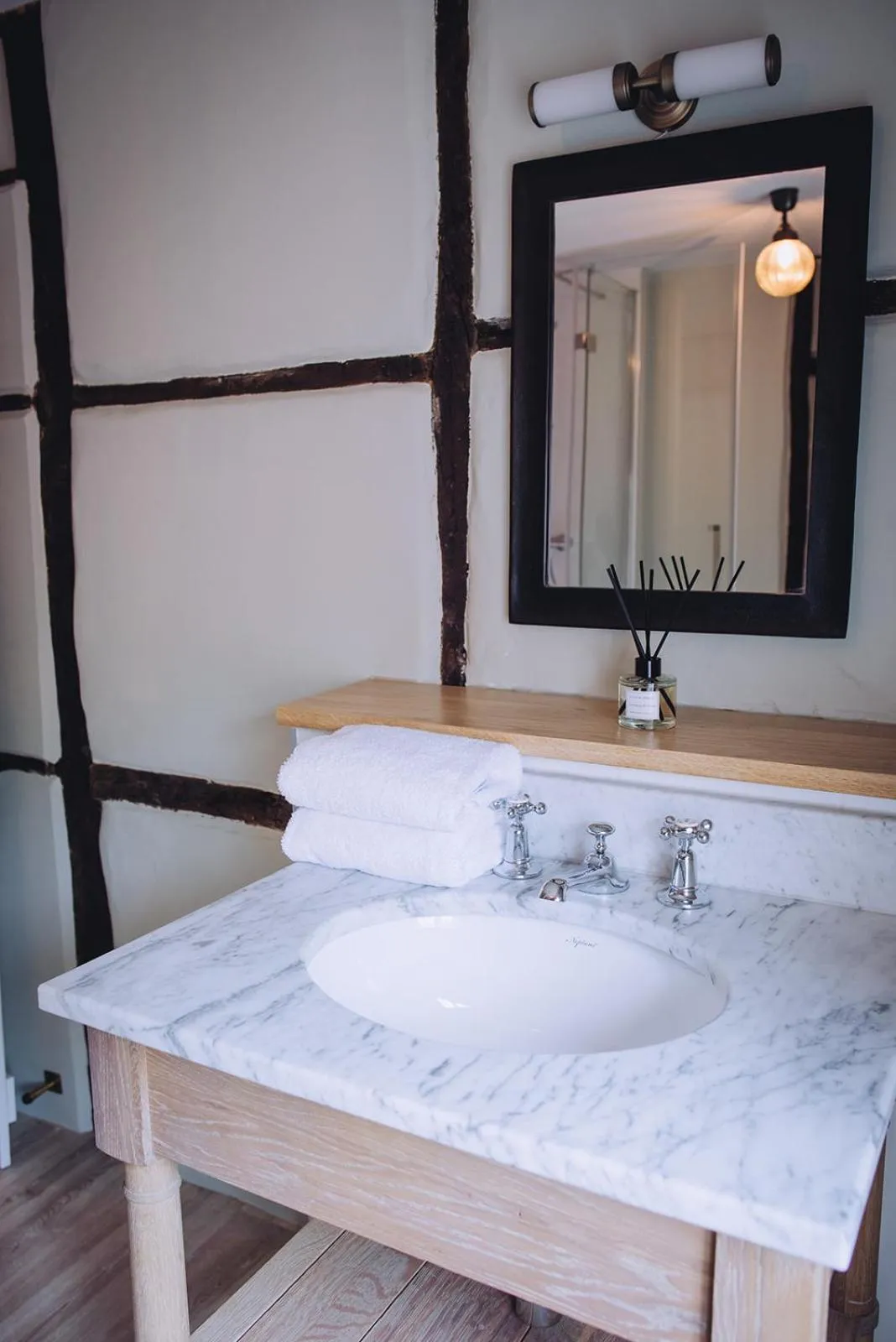 Bathroom, Bed in The Drummond at Albury