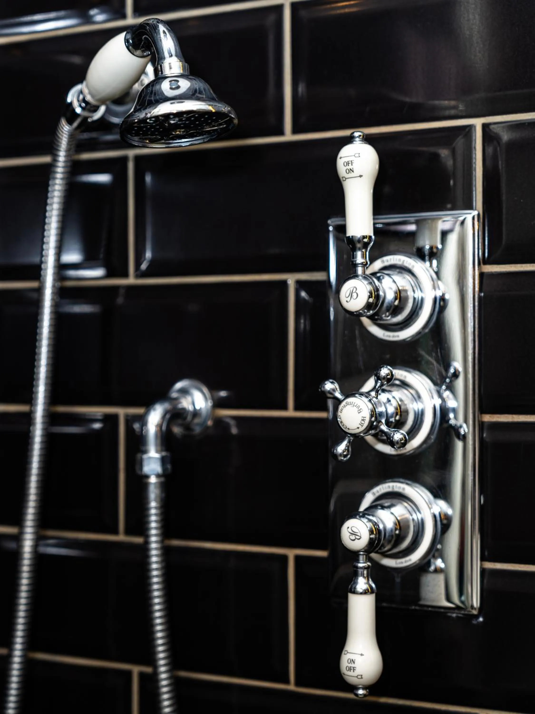 Shower in Vintage Apartment Hotel