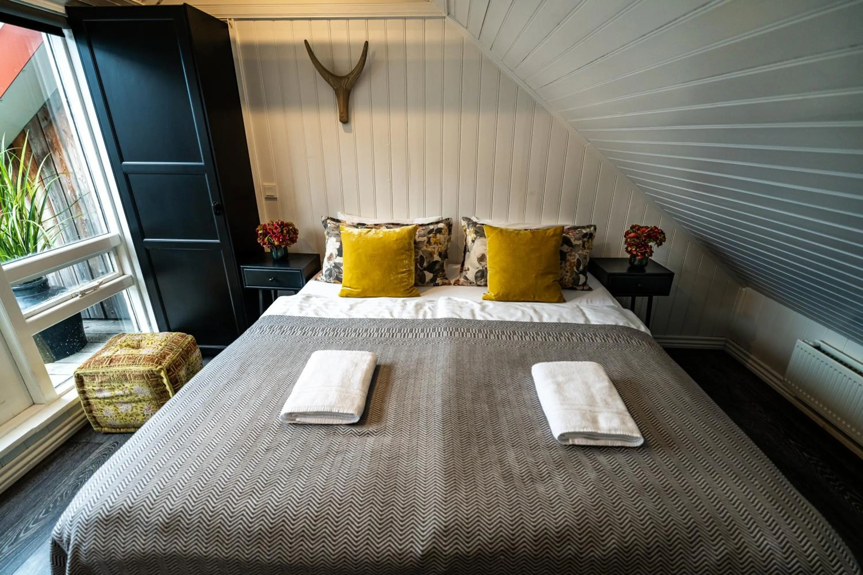 Bedroom, Bed in Vintage Apartment Hotel