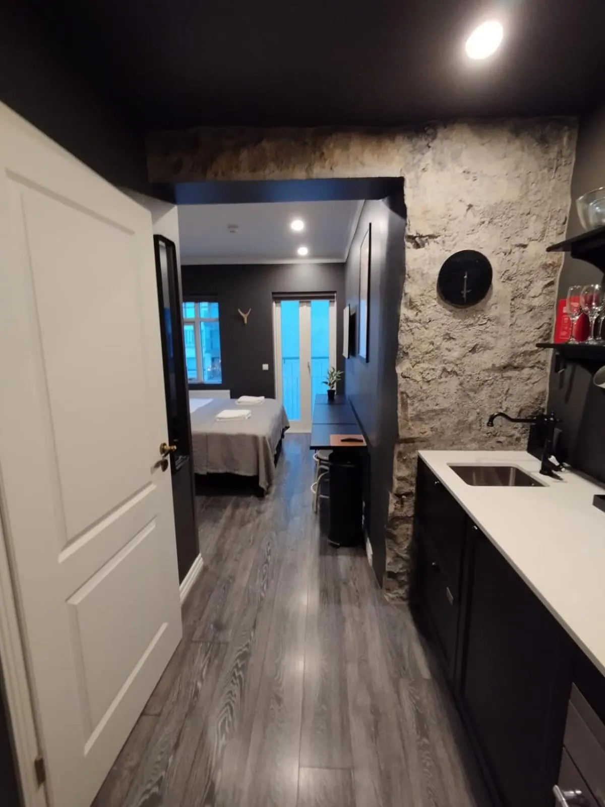 Photo of the whole room, Bed in Vintage Apartment Hotel