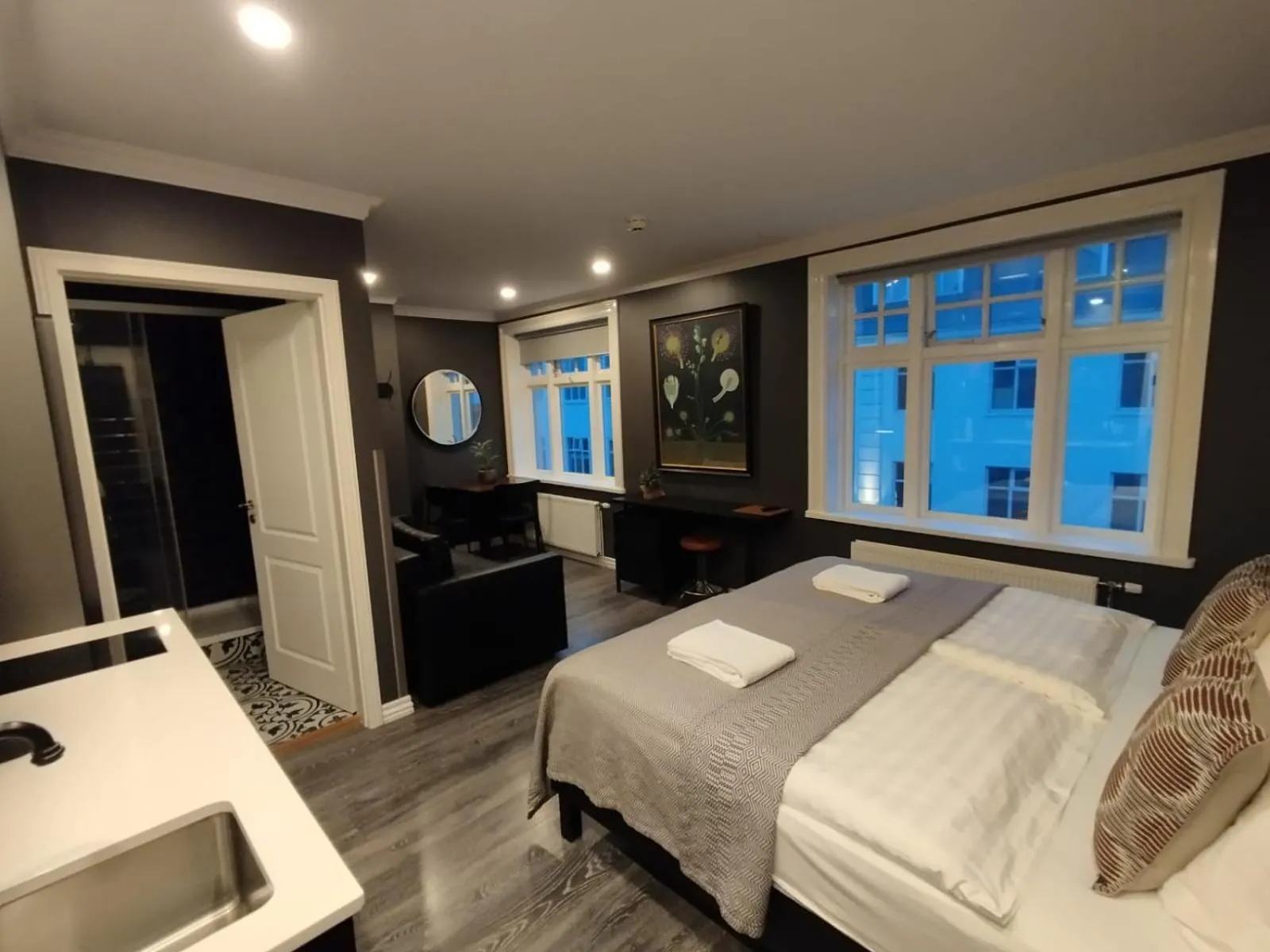 Photo of the whole room, Bed in Vintage Apartment Hotel