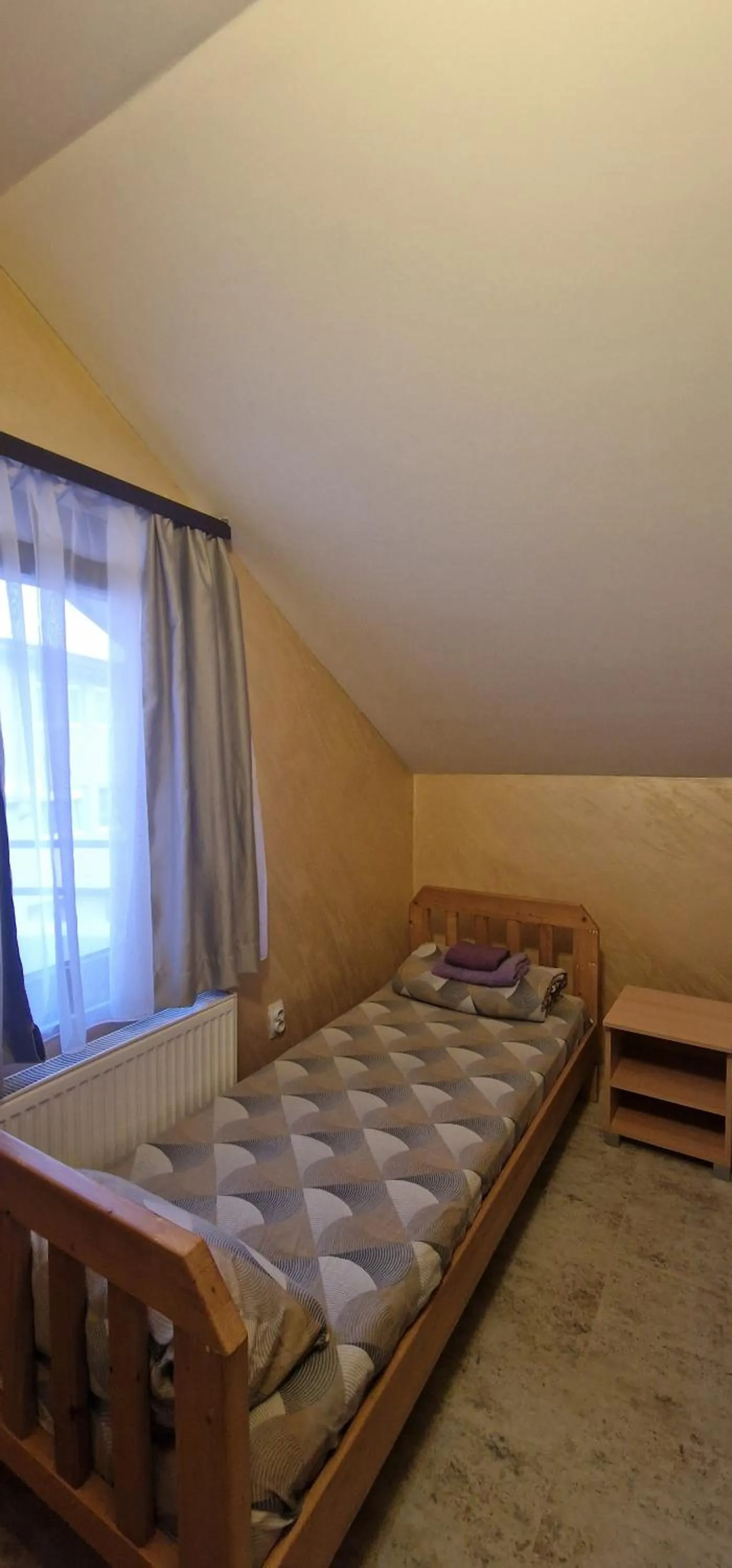 Bed in Rooms Green Set