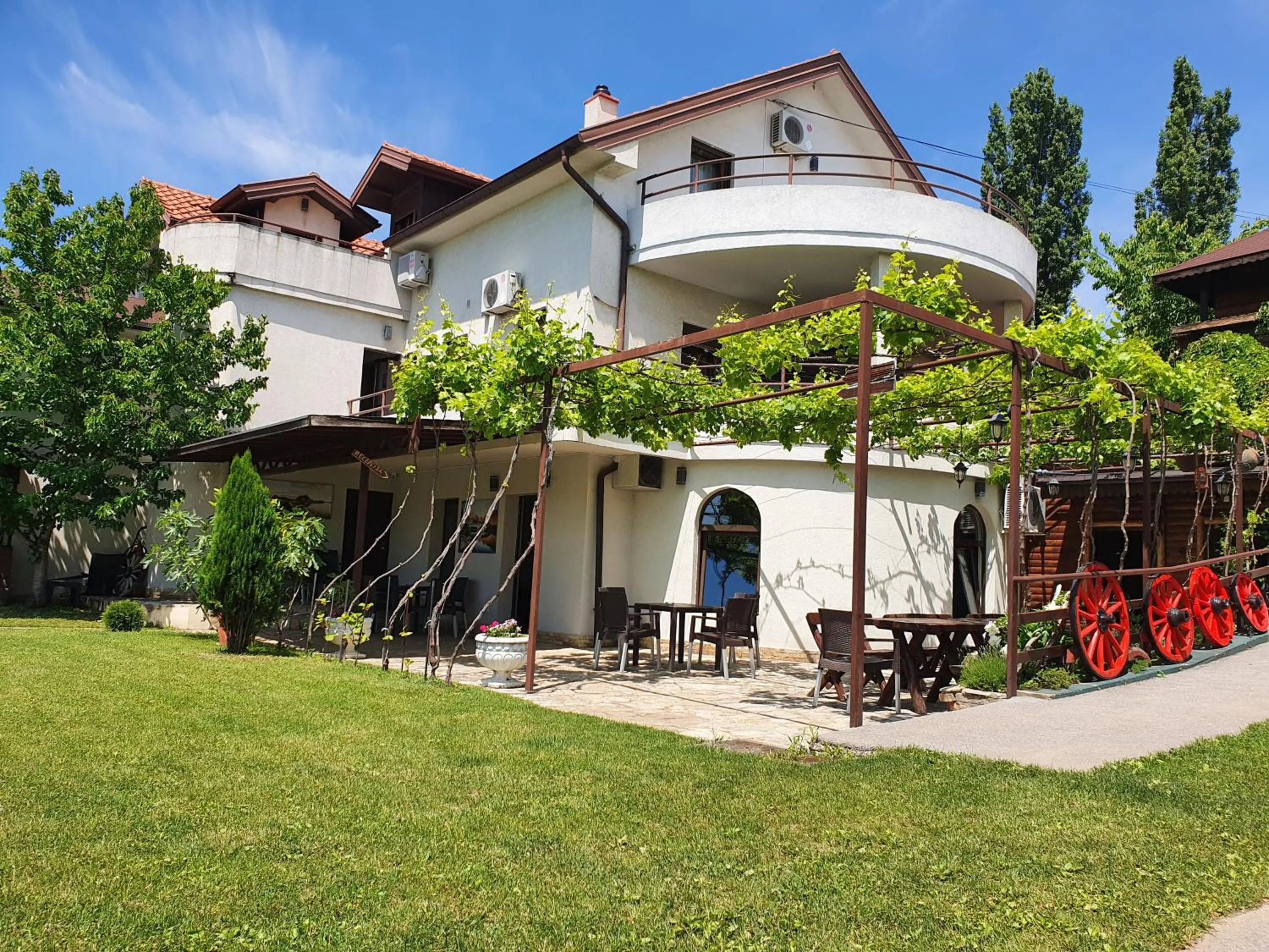 Property building in Rooms Green Set