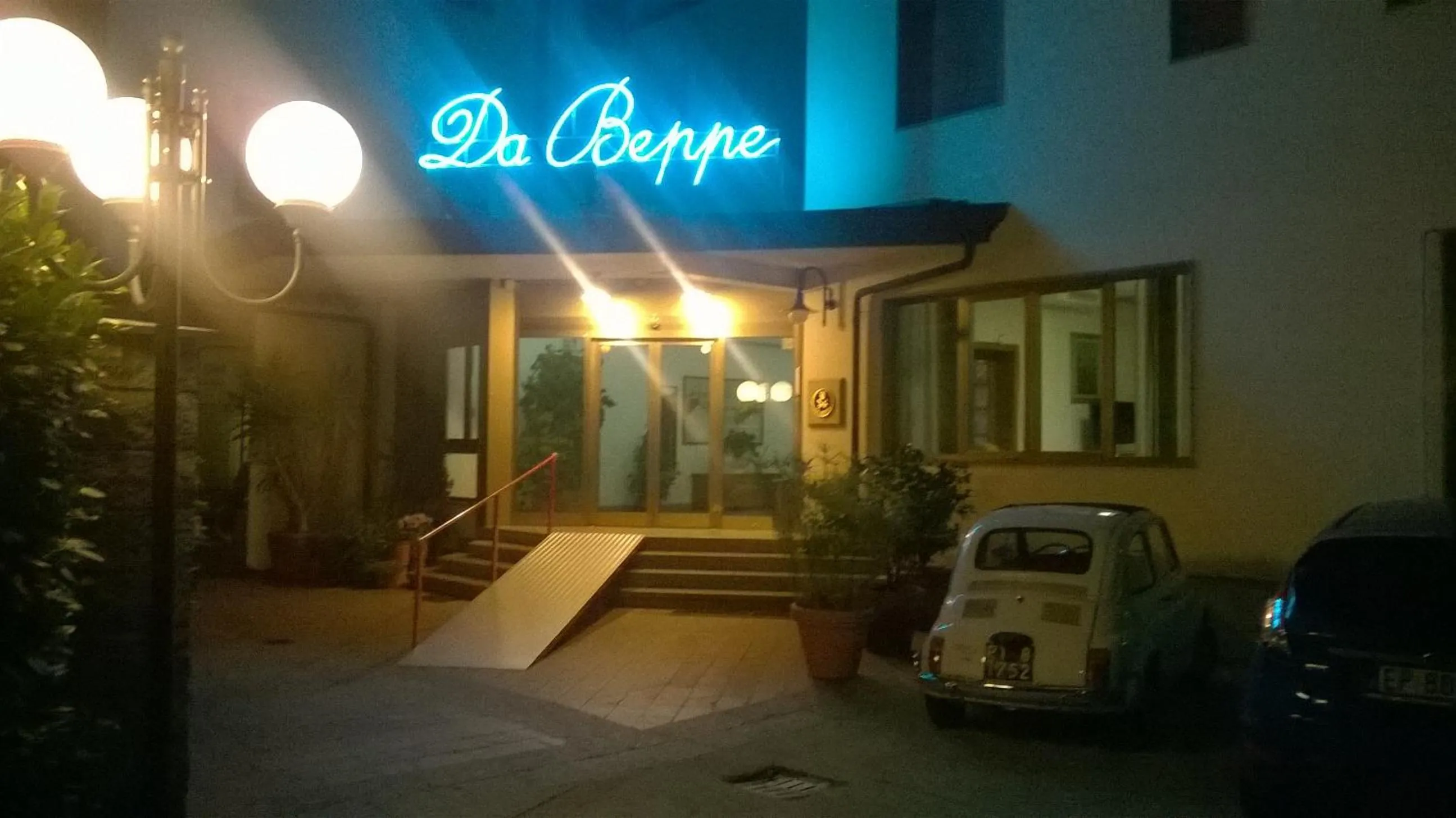 Facade/entrance in Da Beppe