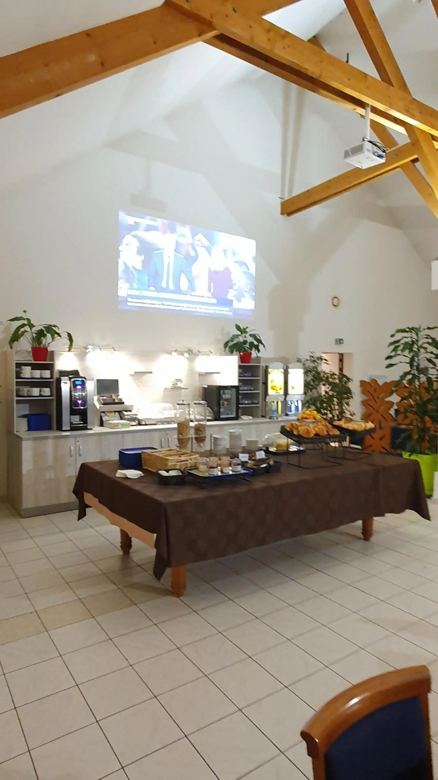 Breakfast in Logis Hotel Restaurant de l'Abbaye