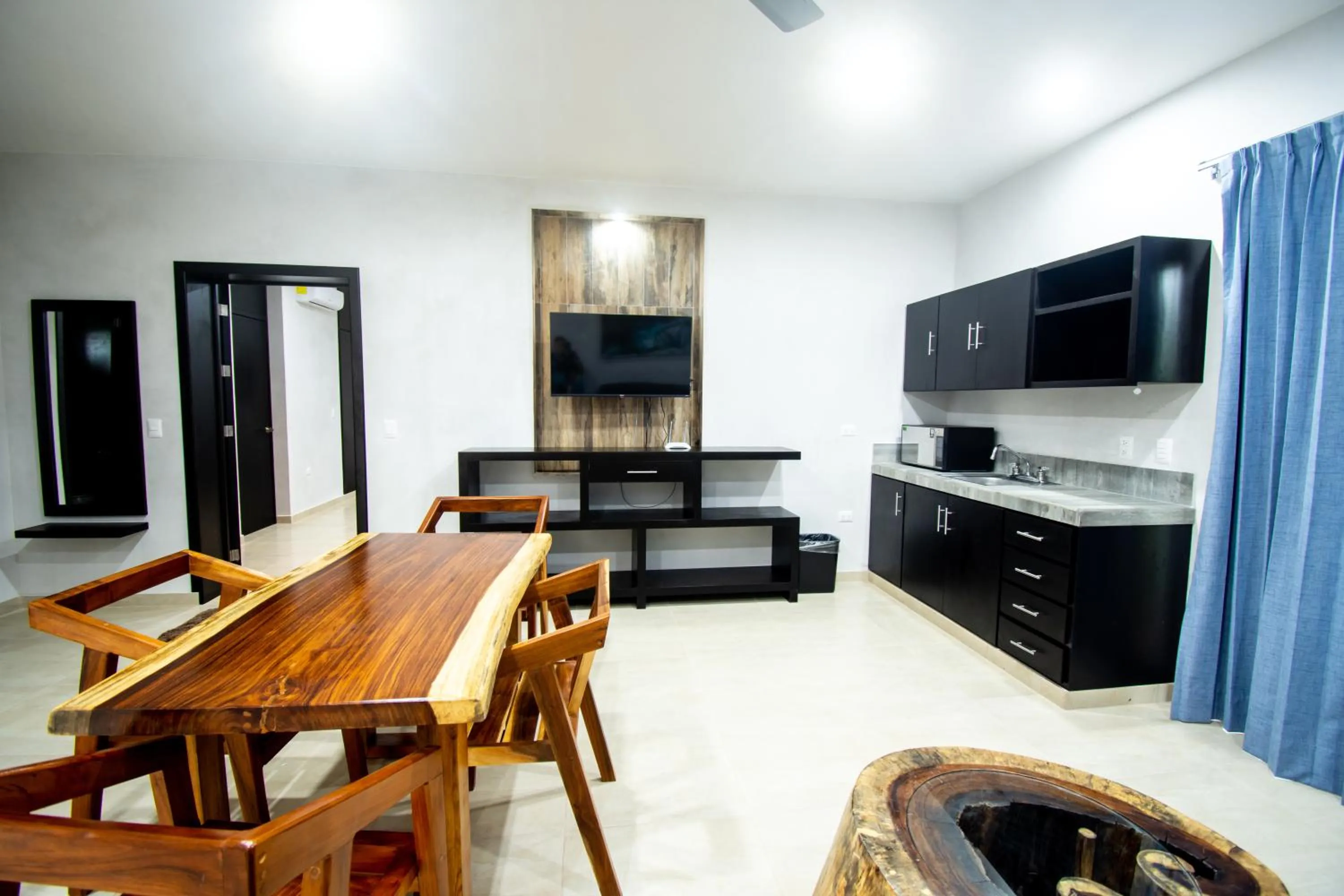 Communal lounge/ TV room in Hotel Casa Tortuga Tulum - Cenotes Park Inclusive