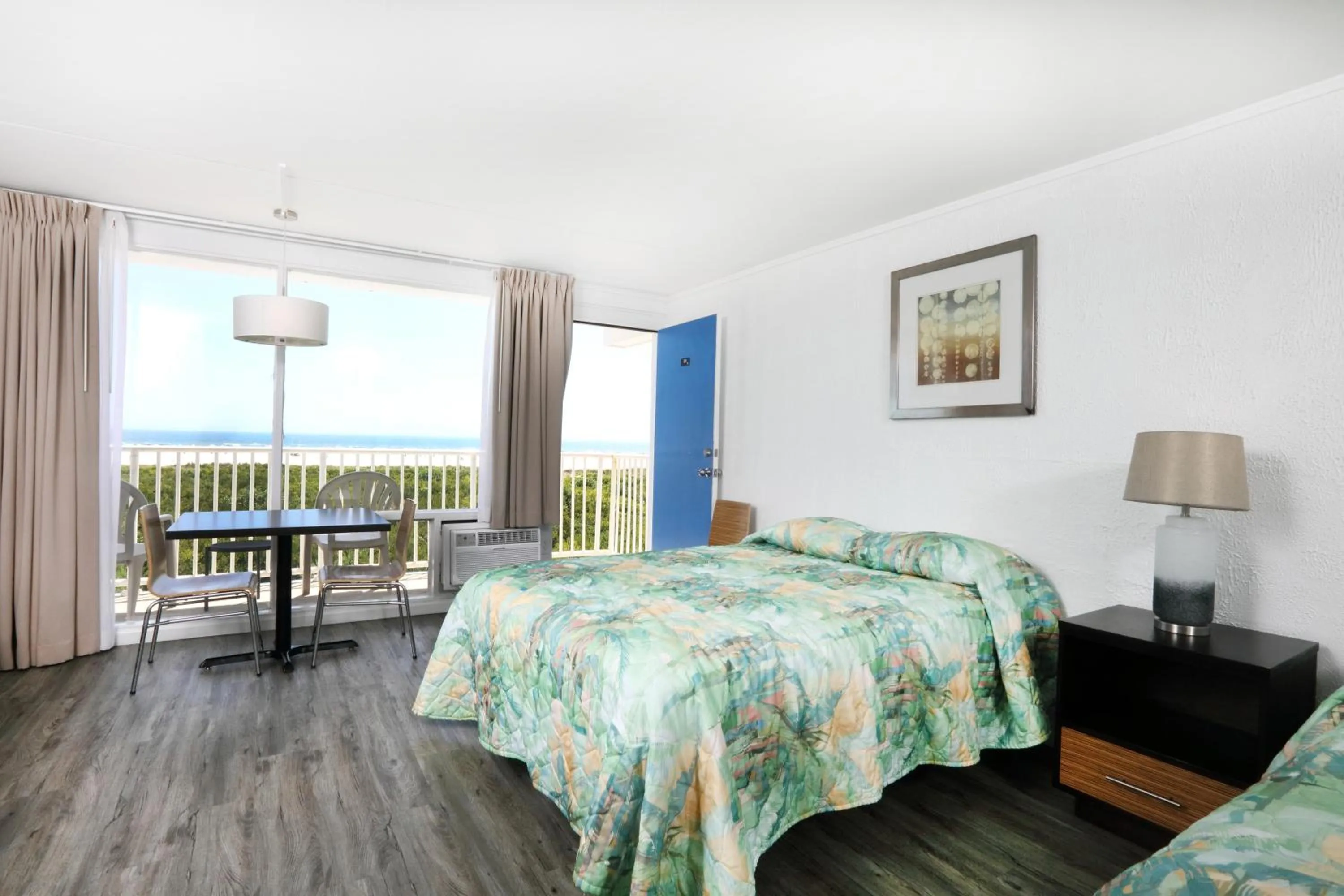 Bed in Olympic Island Beach Resort