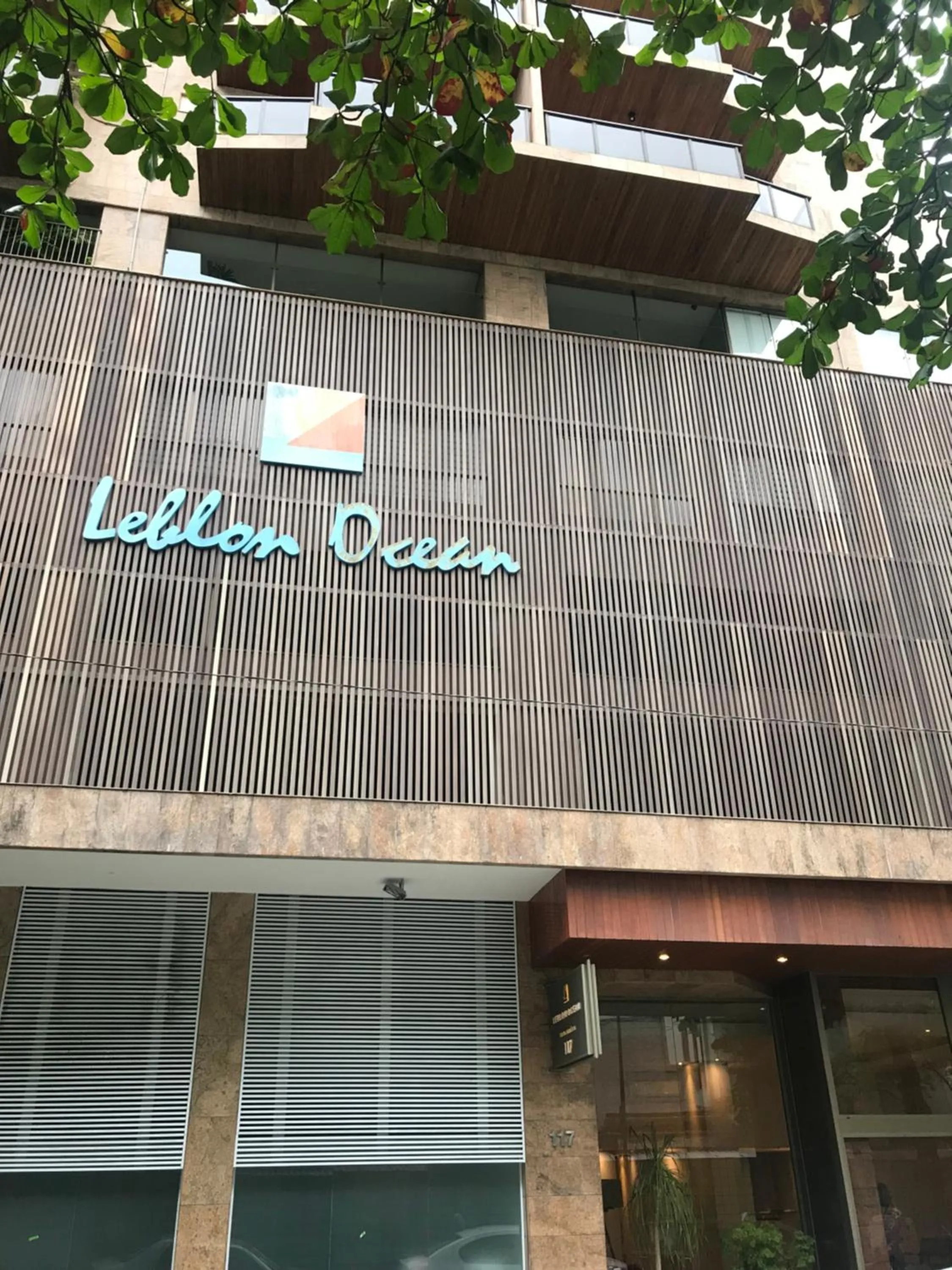 Facade/entrance in Leblon Flat