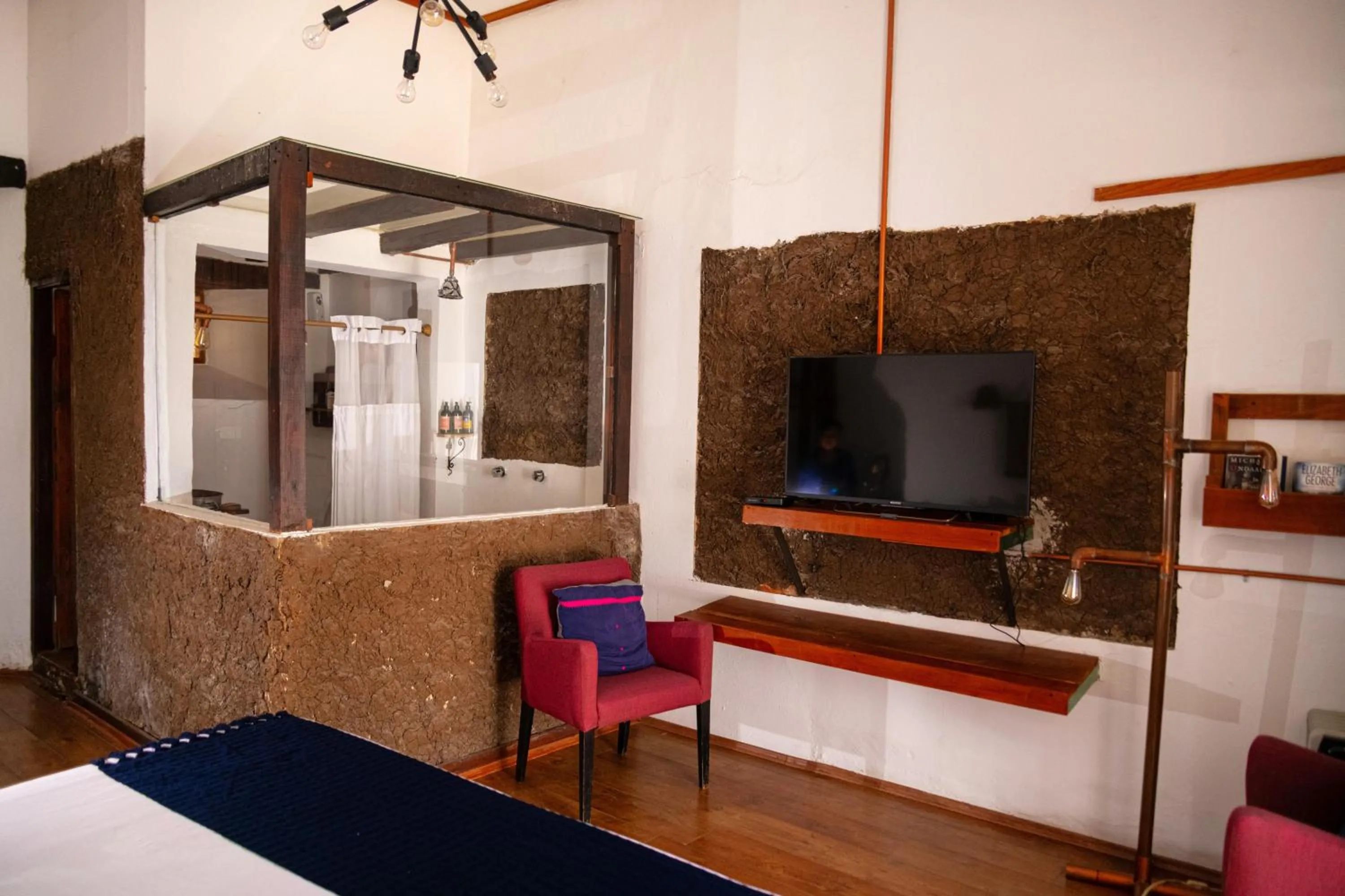 Photo of the whole room, Bed in Sereno Hotel