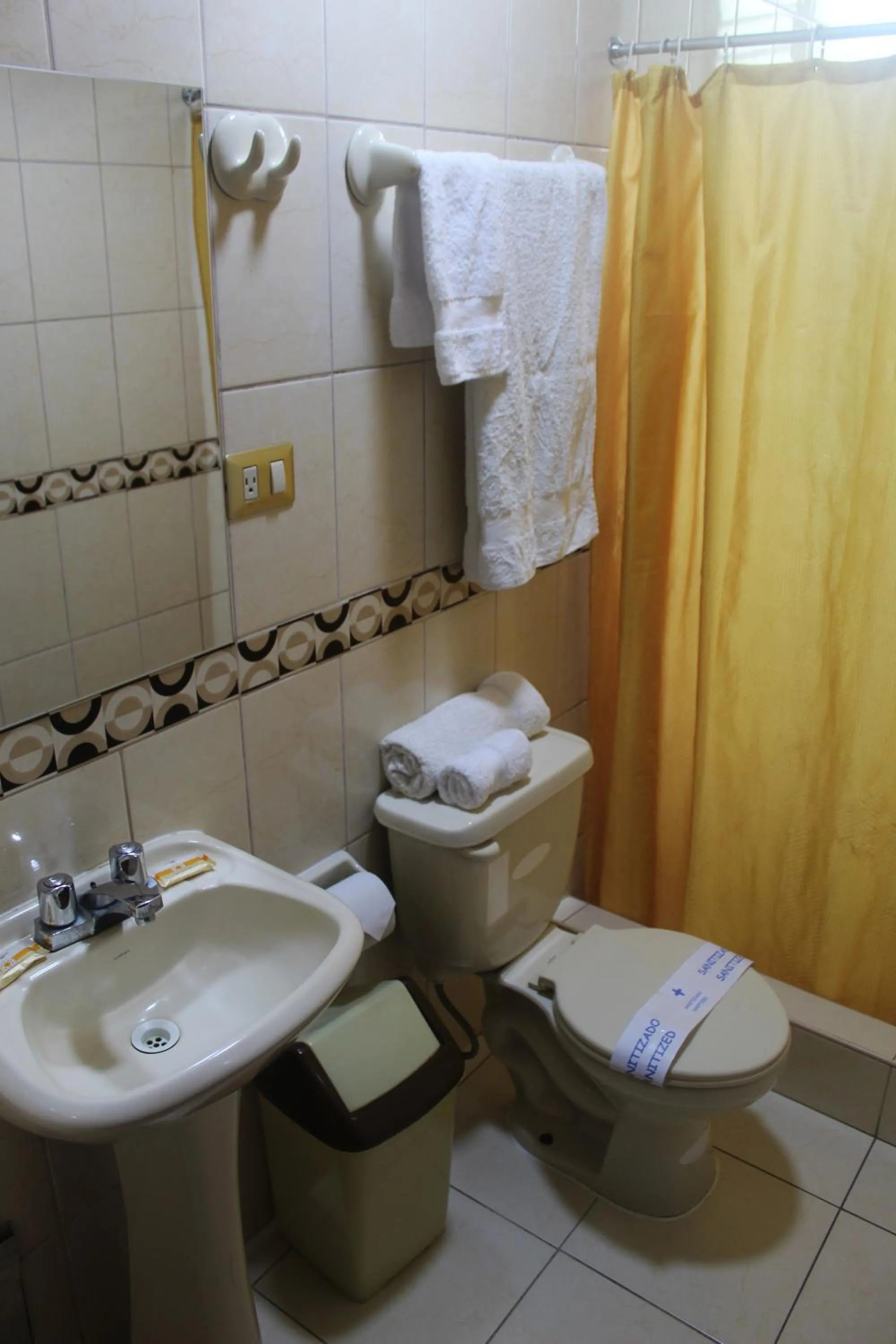 Shower in Hostel Sol Andina Inn