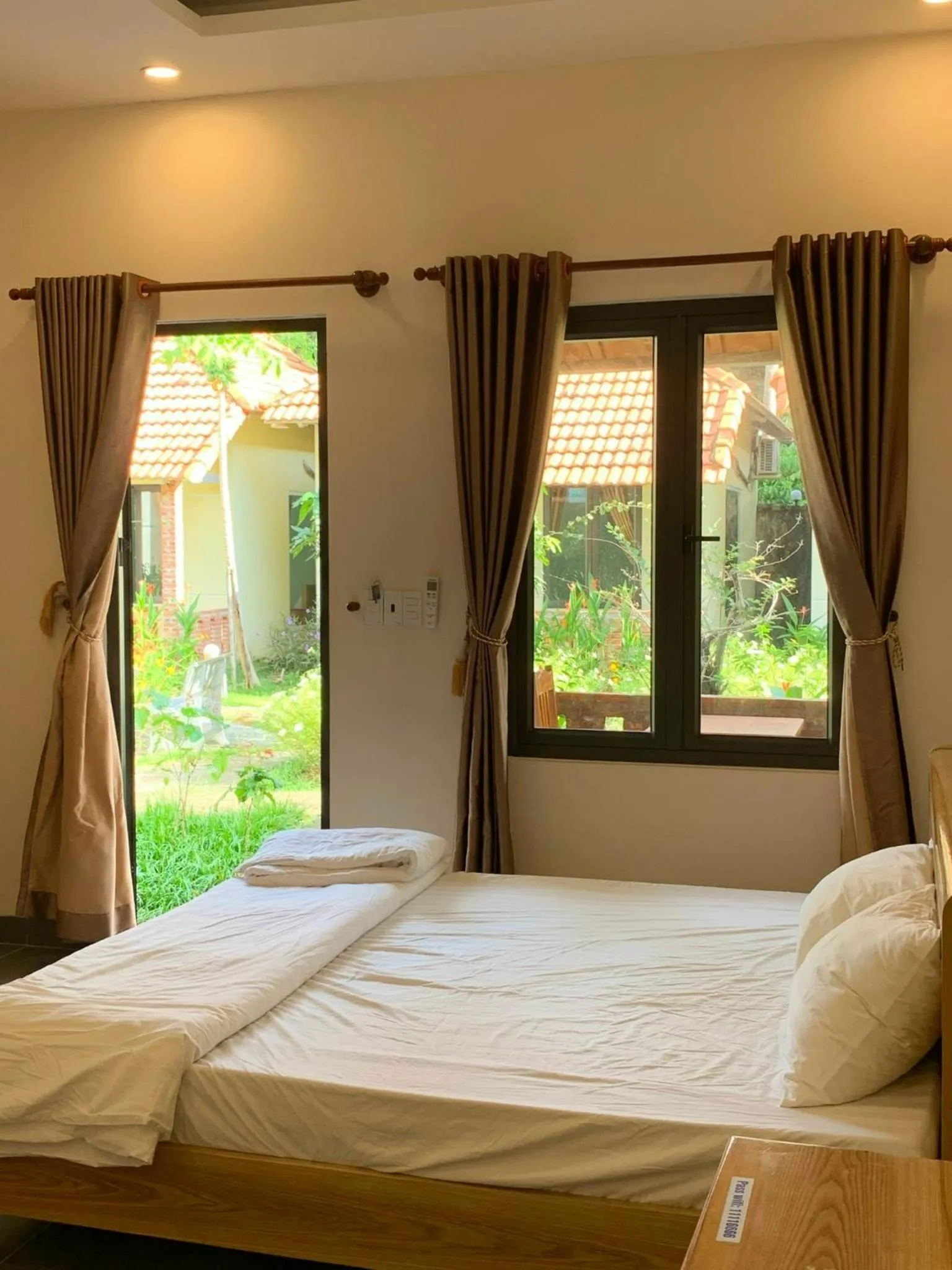 Bed in Sun & Wind Paradise Bungalow