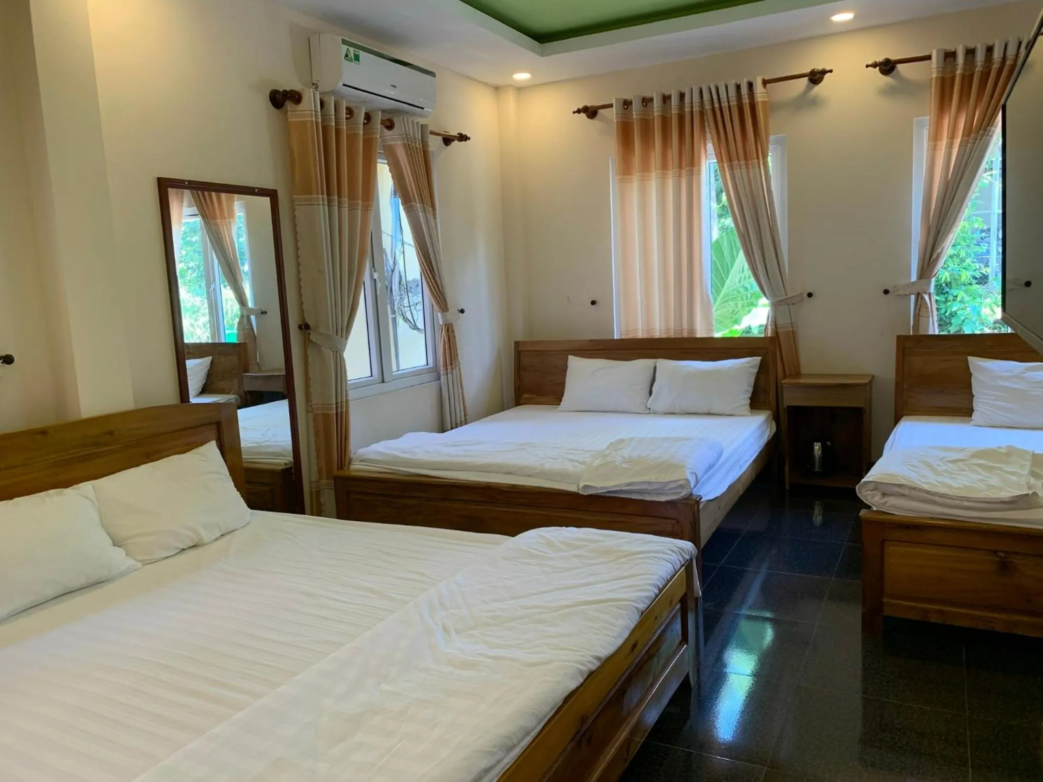 Bed in Sun & Wind Paradise Bungalow