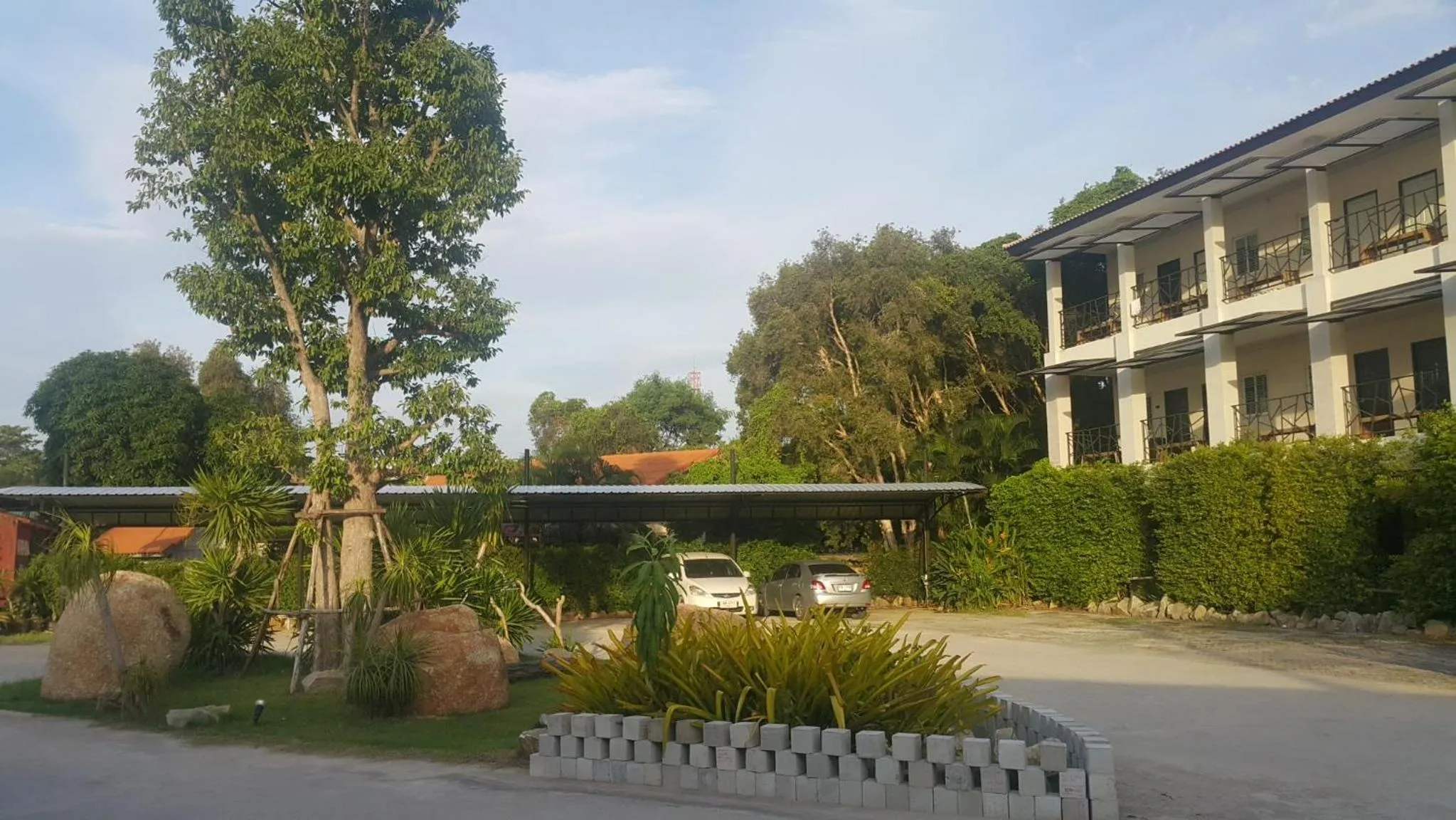 Property building in Rayonghouse Resort