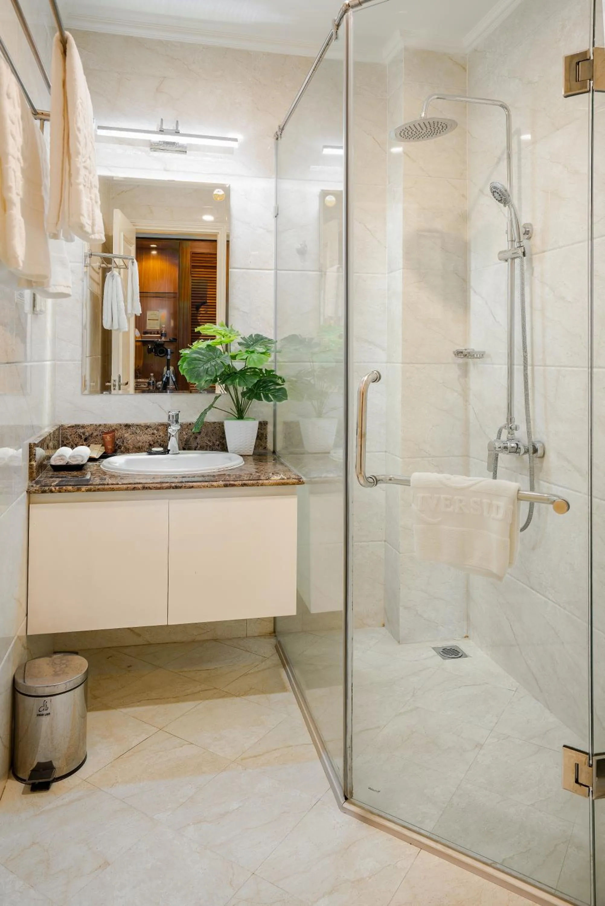 Bathroom in Riverside Hotel Quang Binh