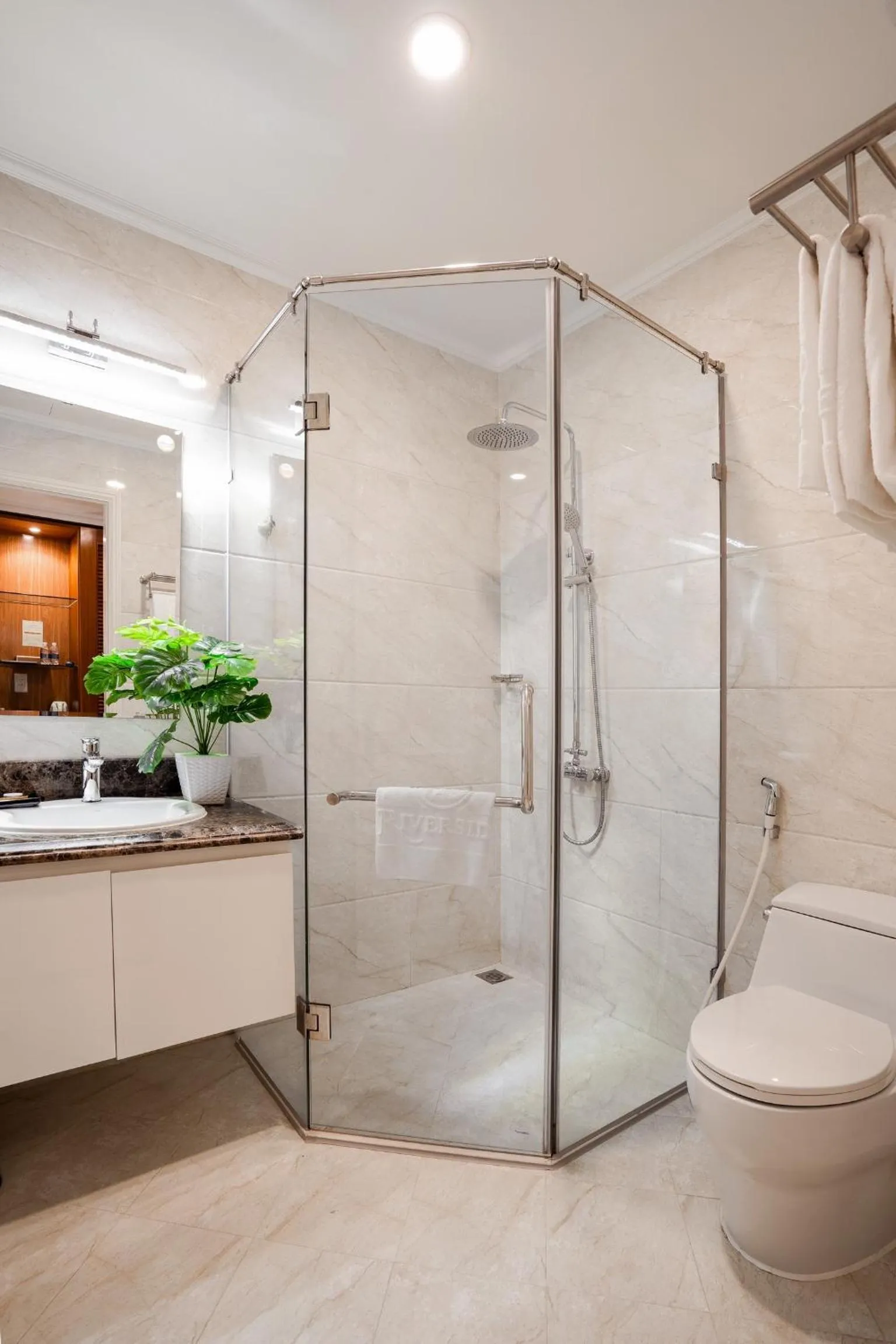 Bathroom in Riverside Hotel Quang Binh