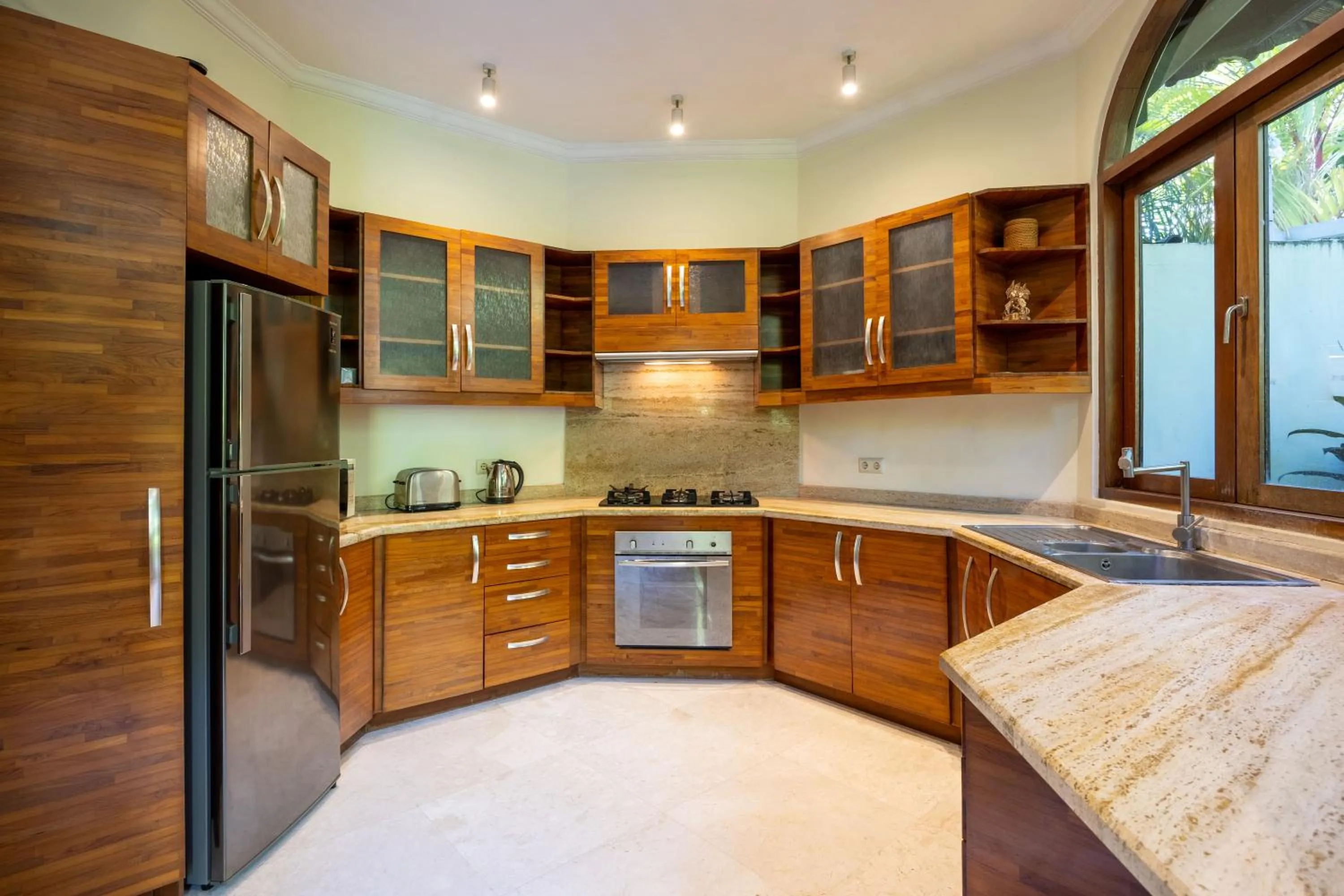 kitchen in Cove Urbanest Inn