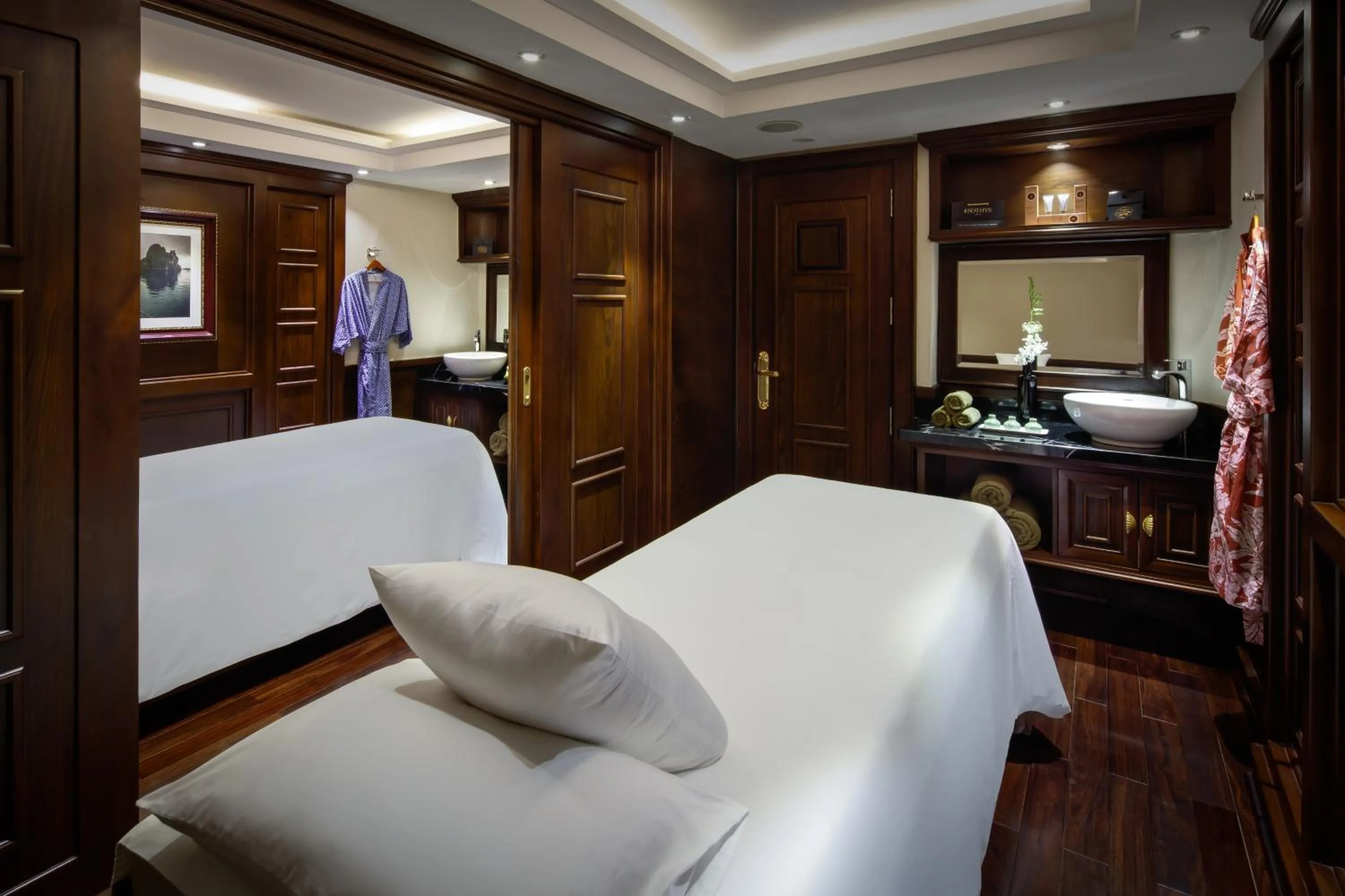 Massage in Paradise Elegance Cruise Halong