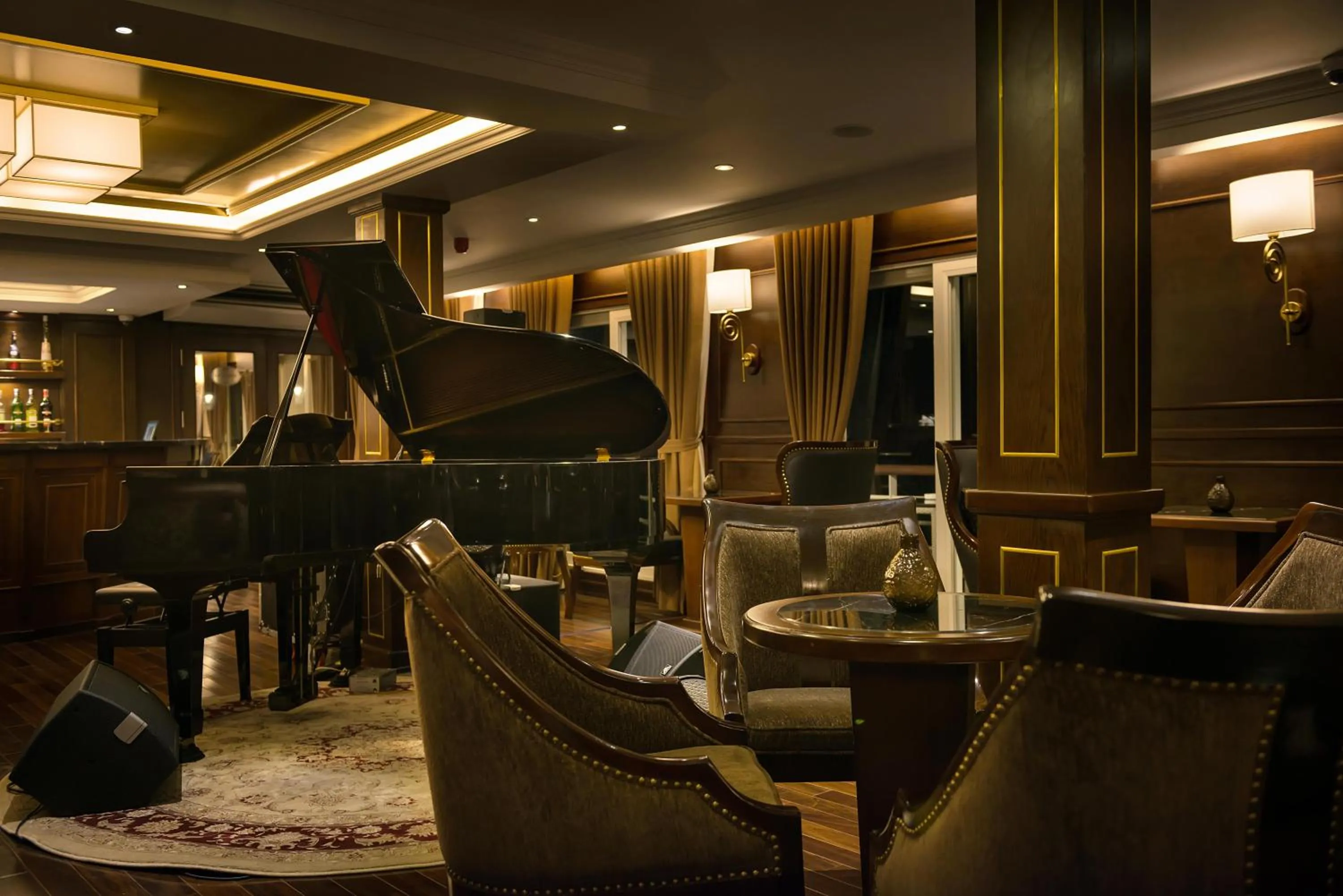 Lounge or bar in Paradise Elegance Cruise Halong