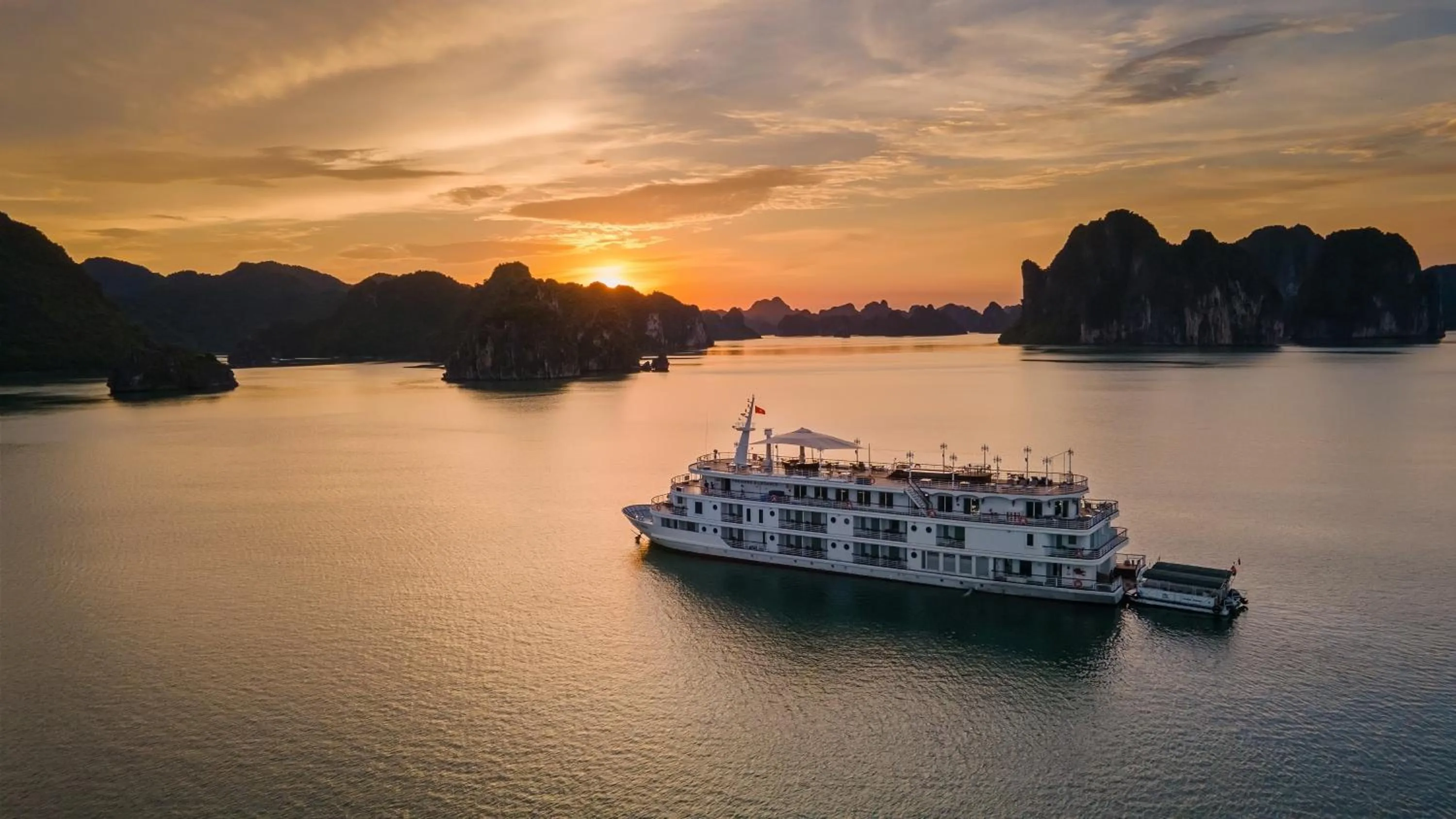Natural landscape in Paradise Elegance Cruise Halong