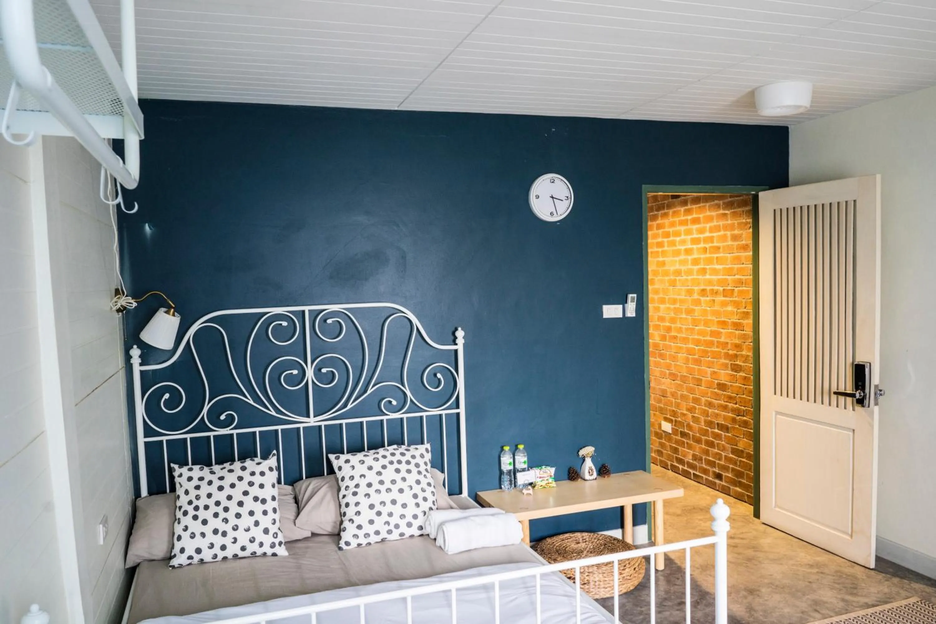 Bed in Yoo Yen Pen Sook