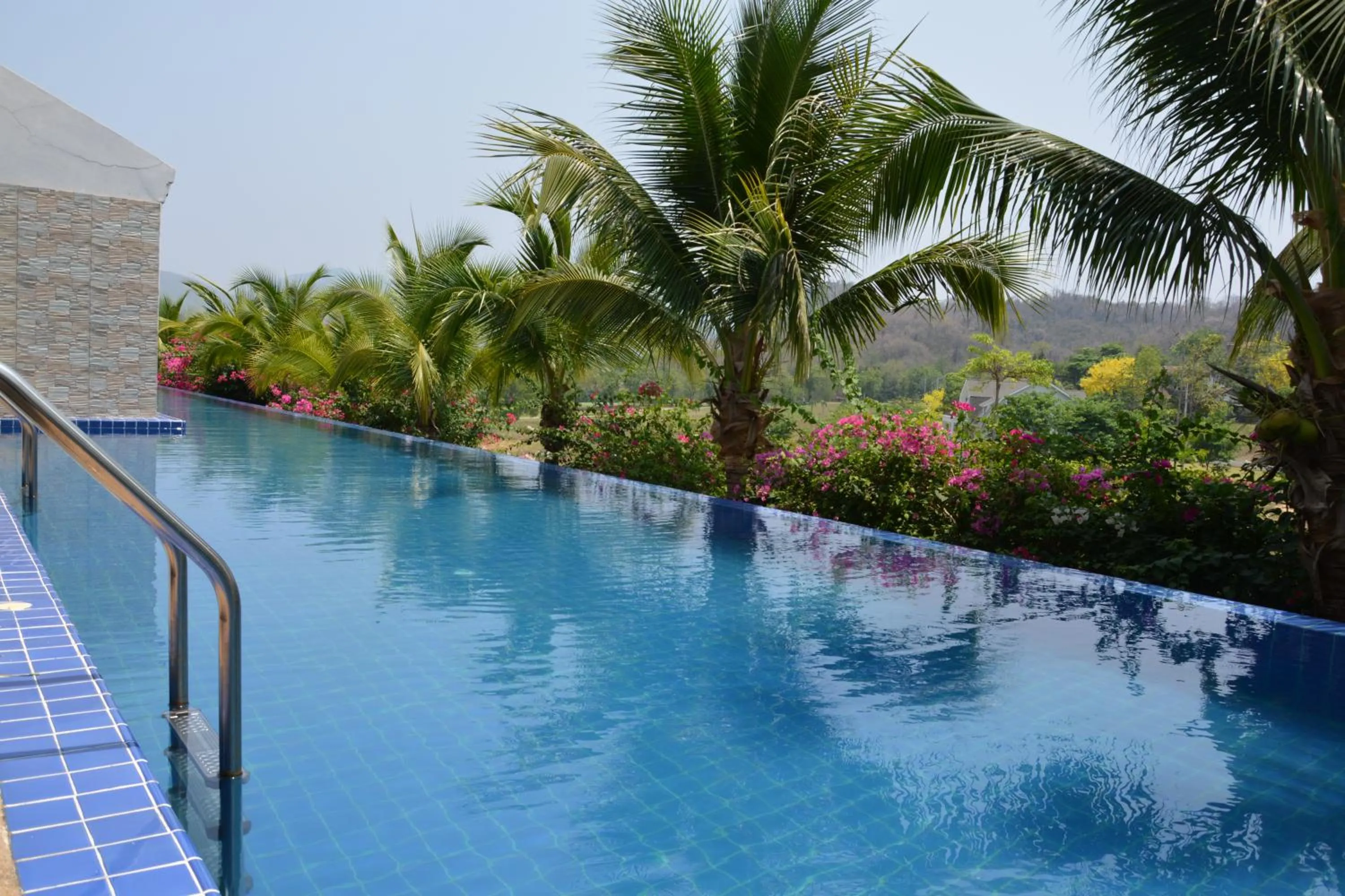 Swimming pool in Sir James Resort