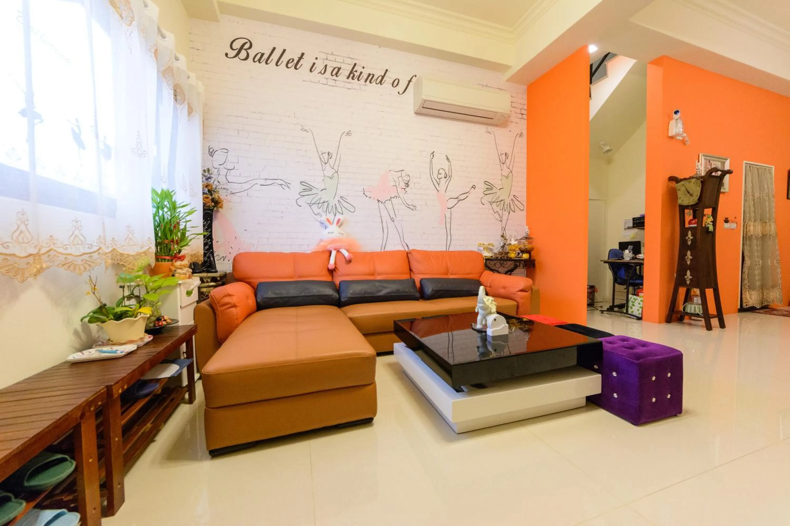 Communal lounge/ TV room in Waltz Villa