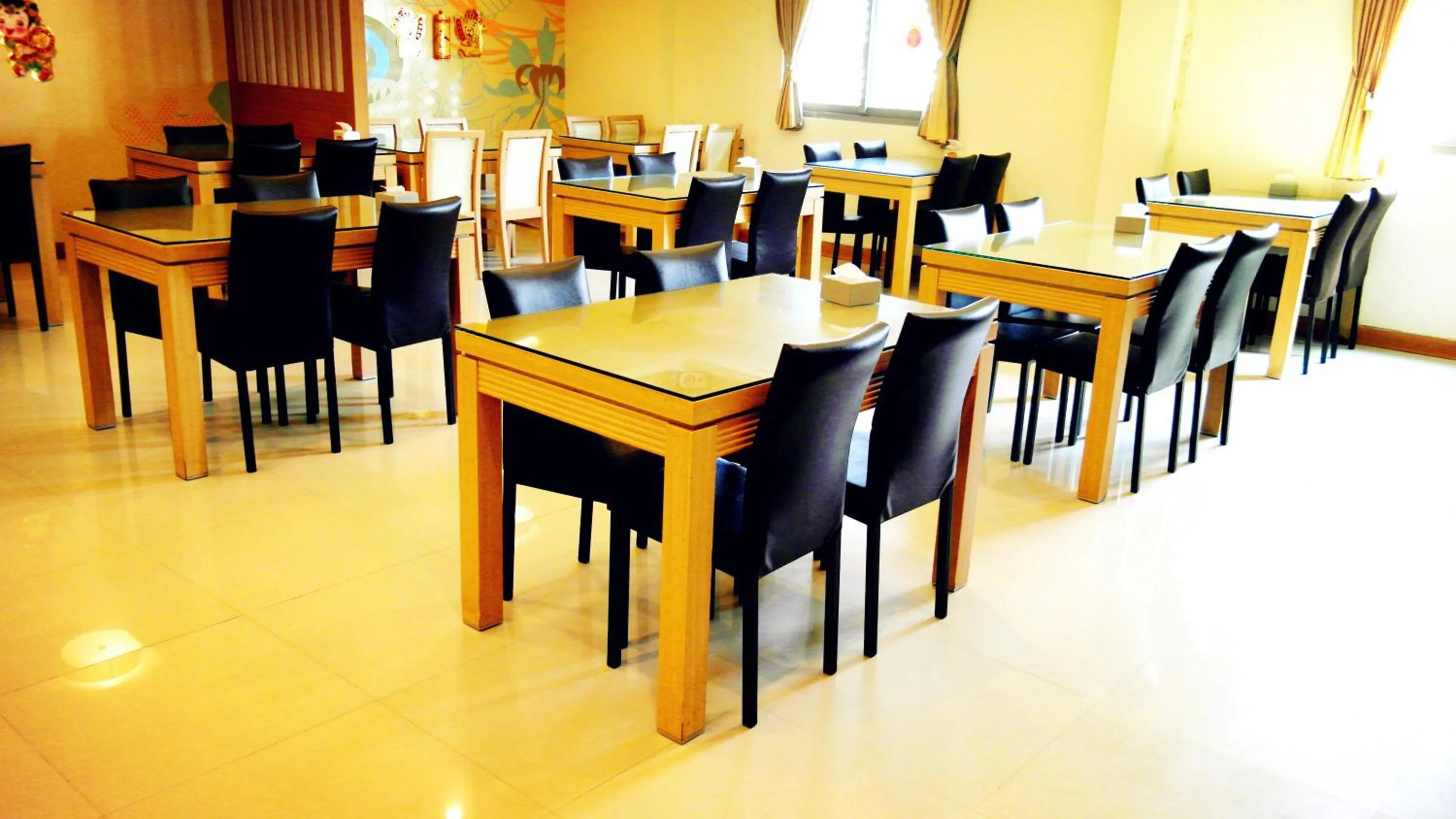 Restaurant/places to eat in Discovery Motel - Tucheng