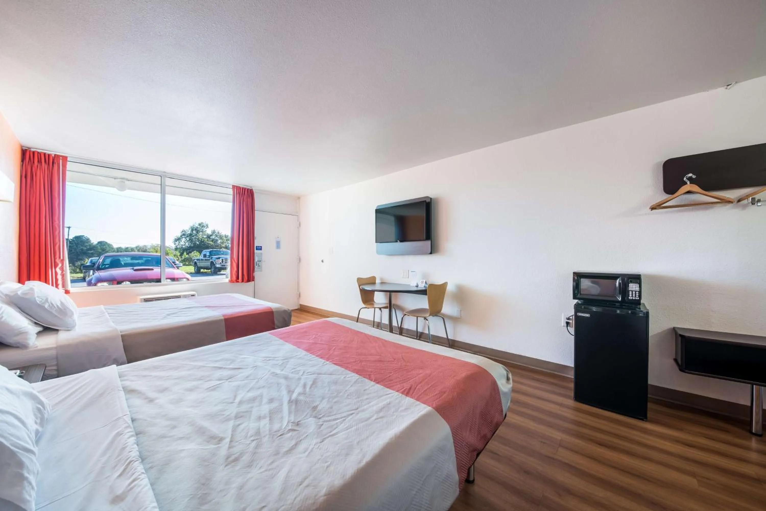 TV and multimedia, Bed in Motel 6-Connellys Springs, NC